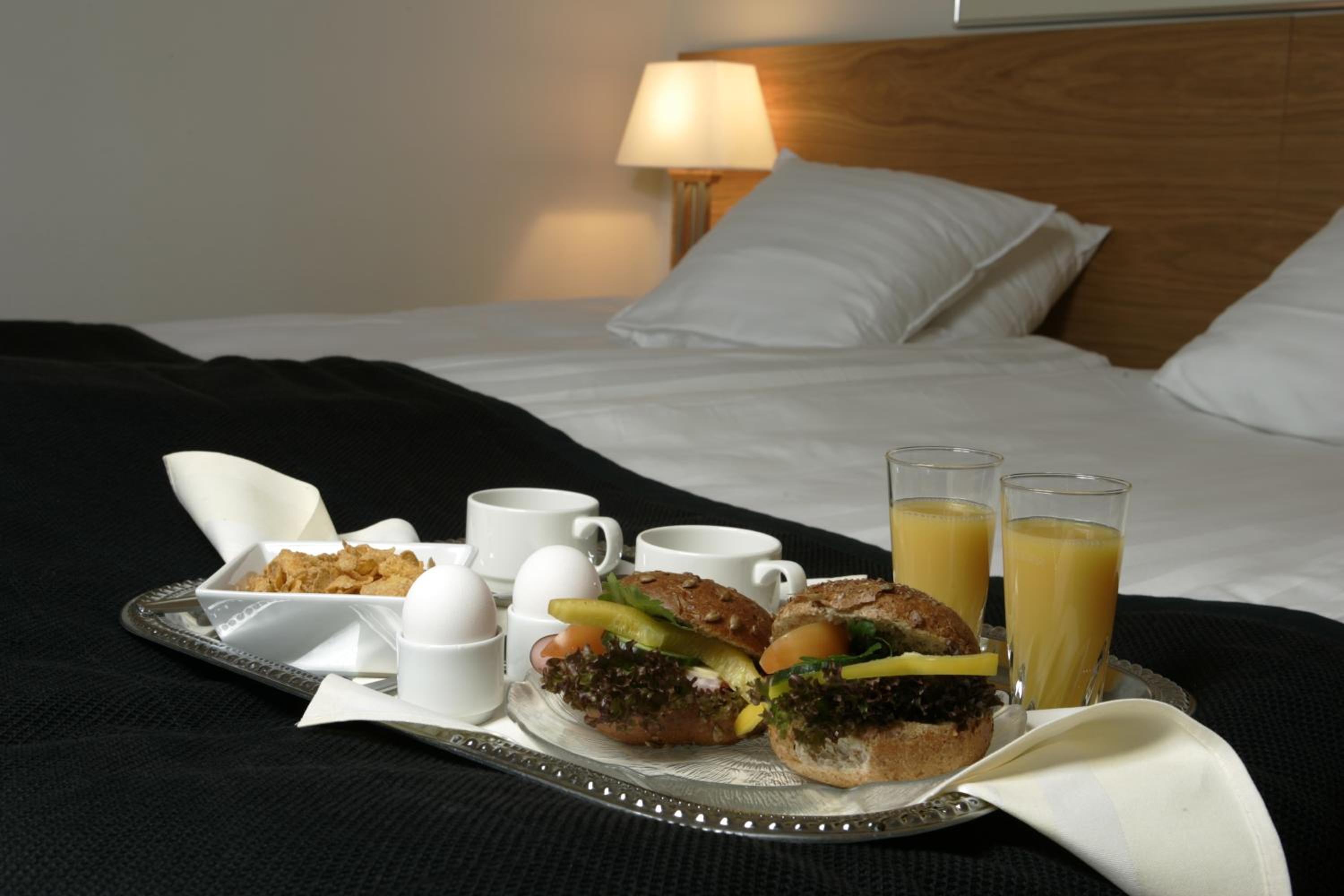 Double Room with Balcony - Photo 2
