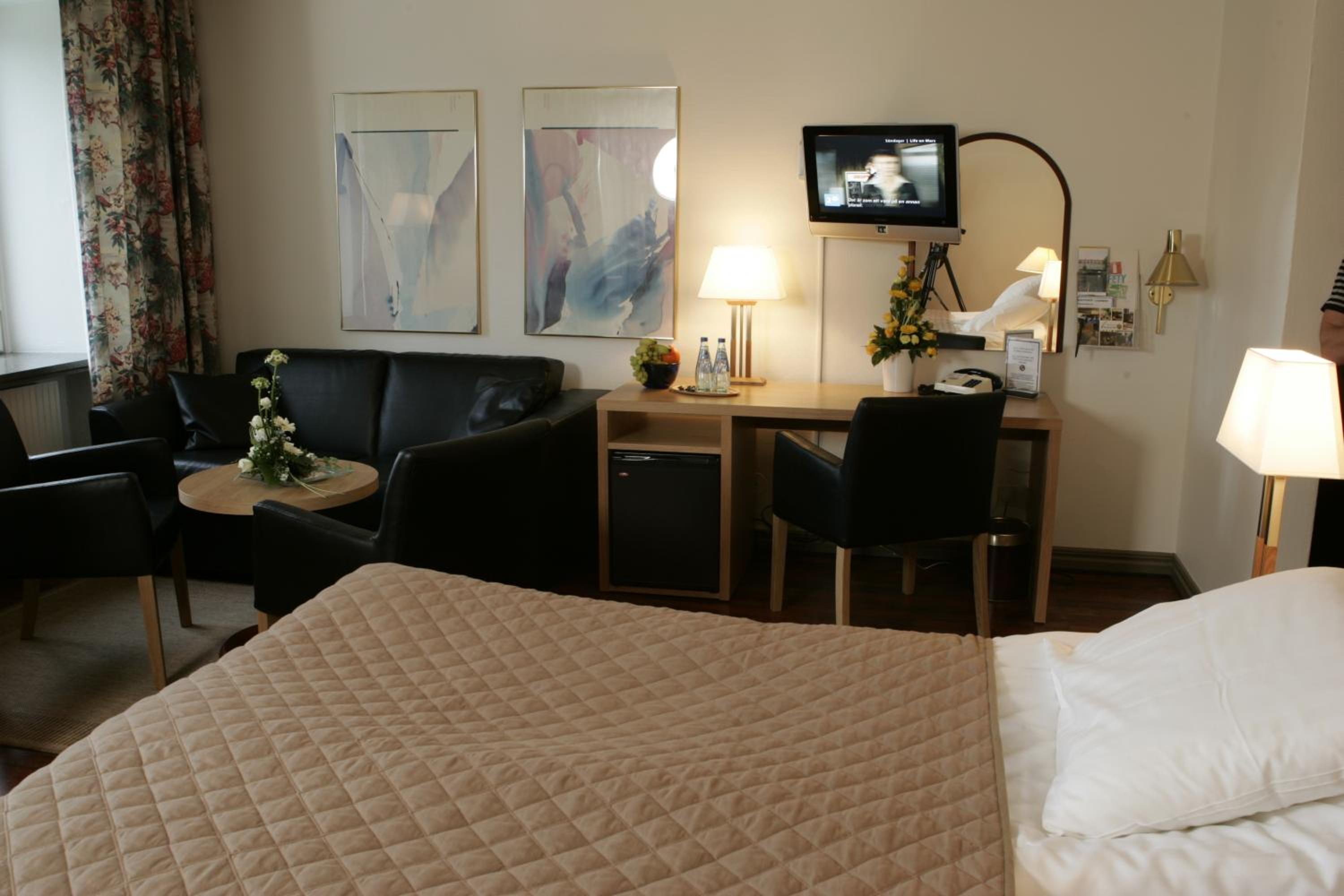 Double Room with Balcony - Photo 1
