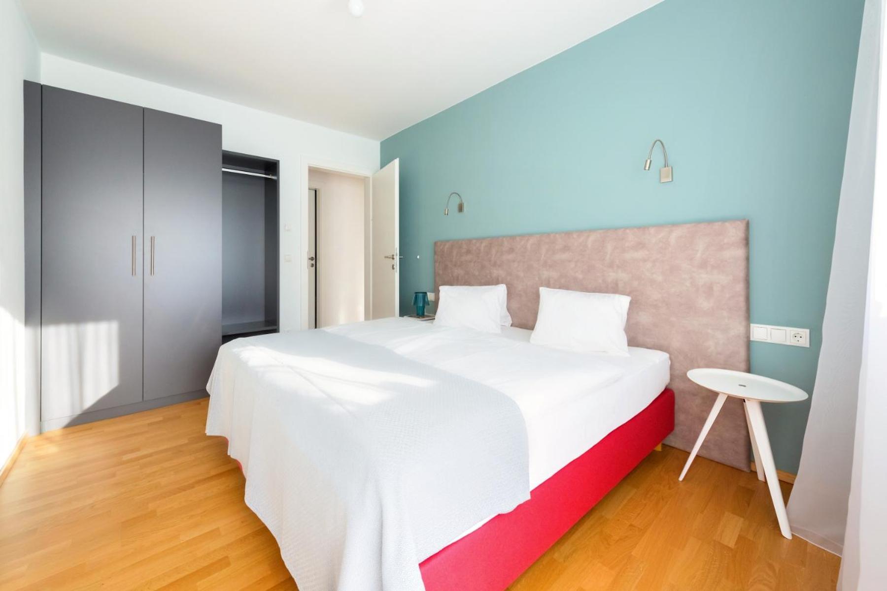 Modern Two-Bedroom Apartment with Balcony photo 1