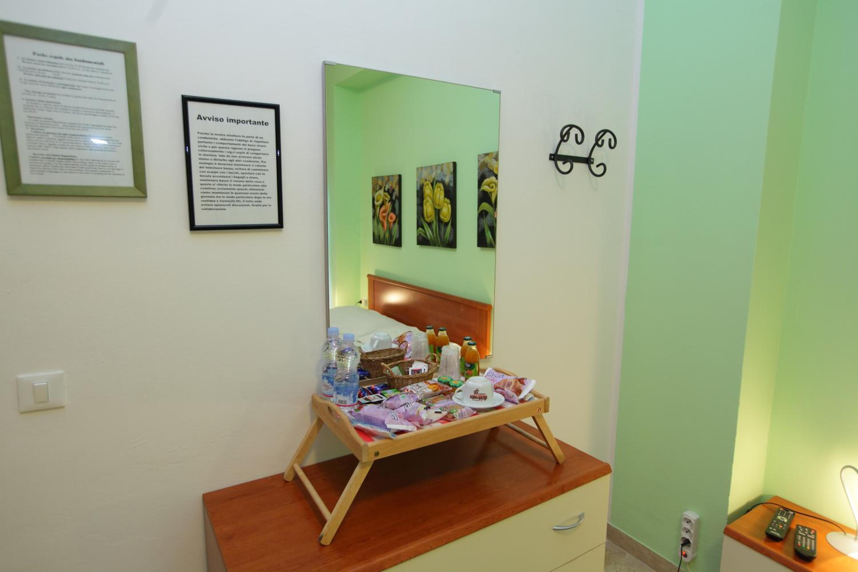 Double Room with Shared Bathroom photo 1