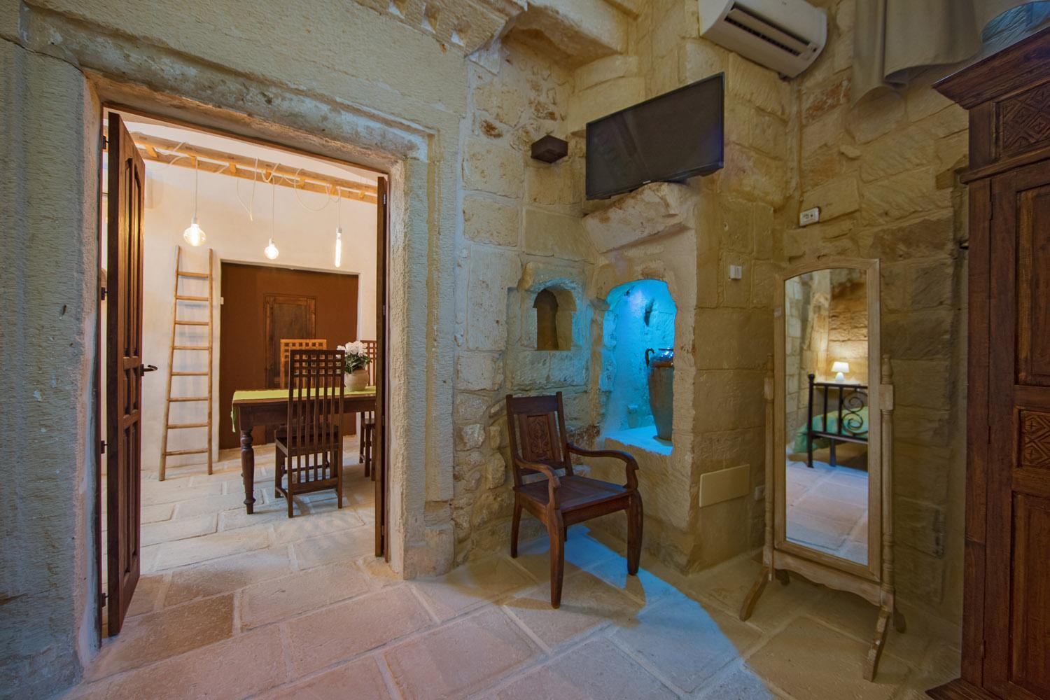 King Room with Spa Bath