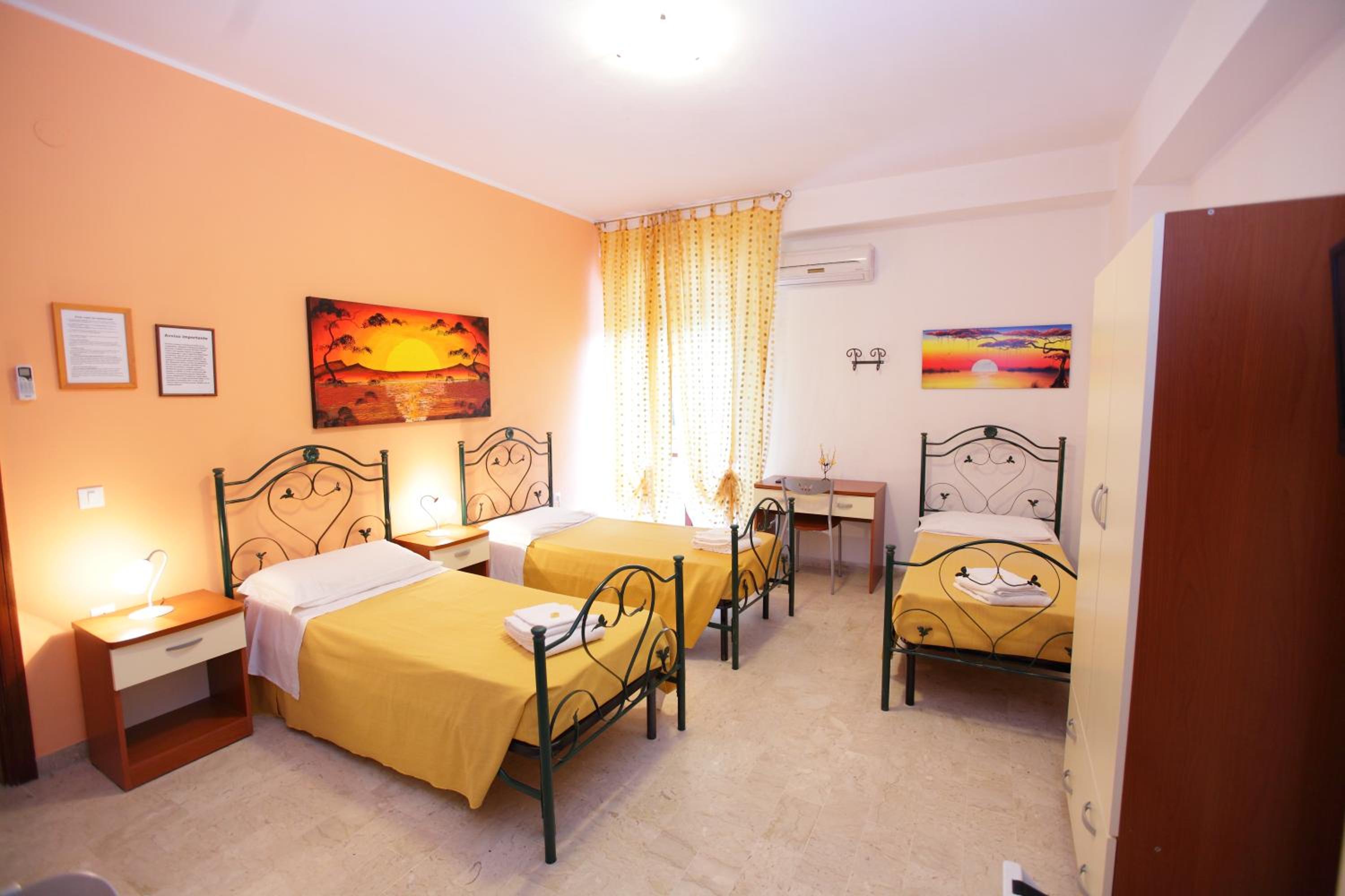 Large Double or Twin Room photo 3