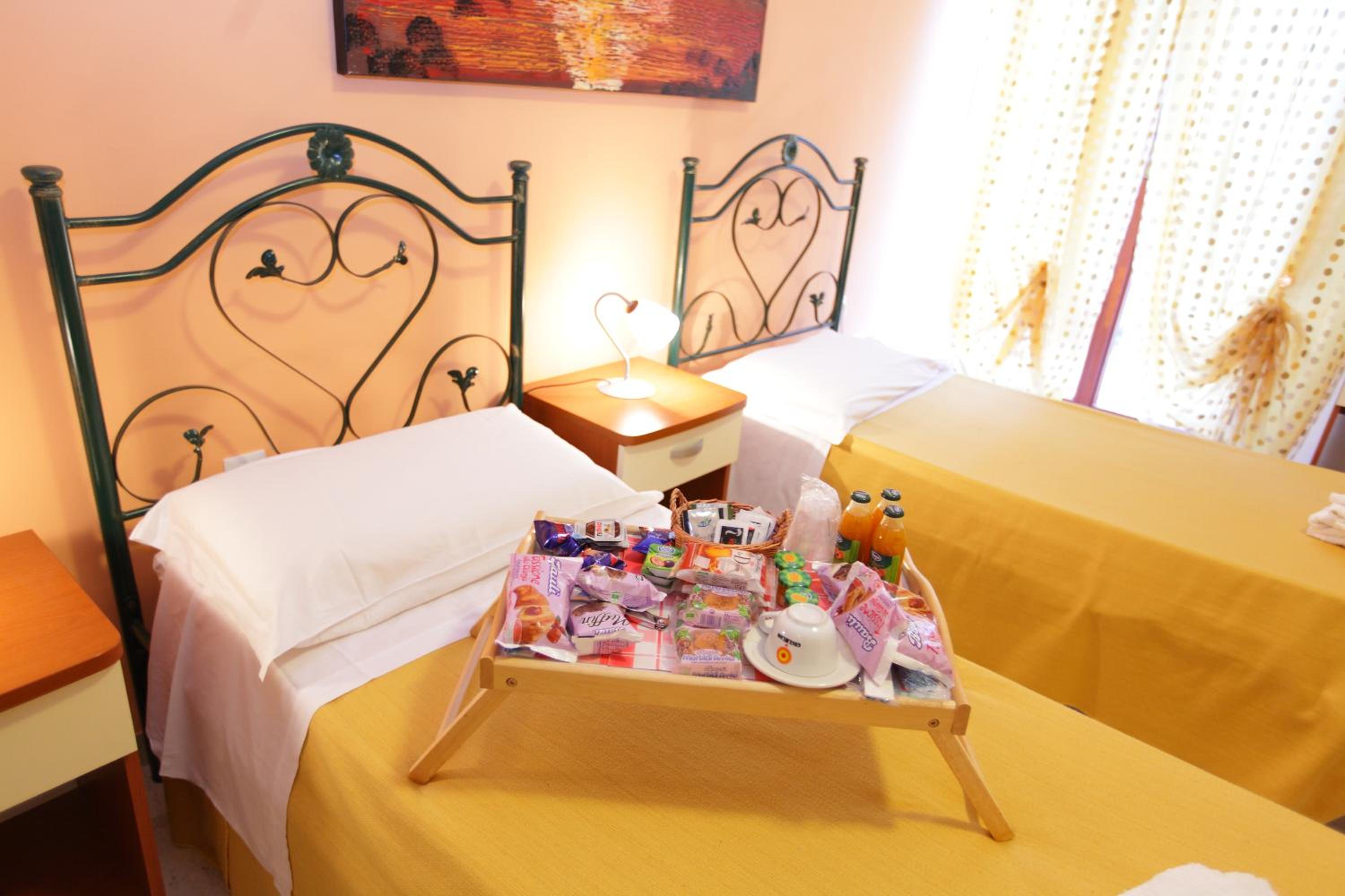 Large Double or Twin Room photo 1