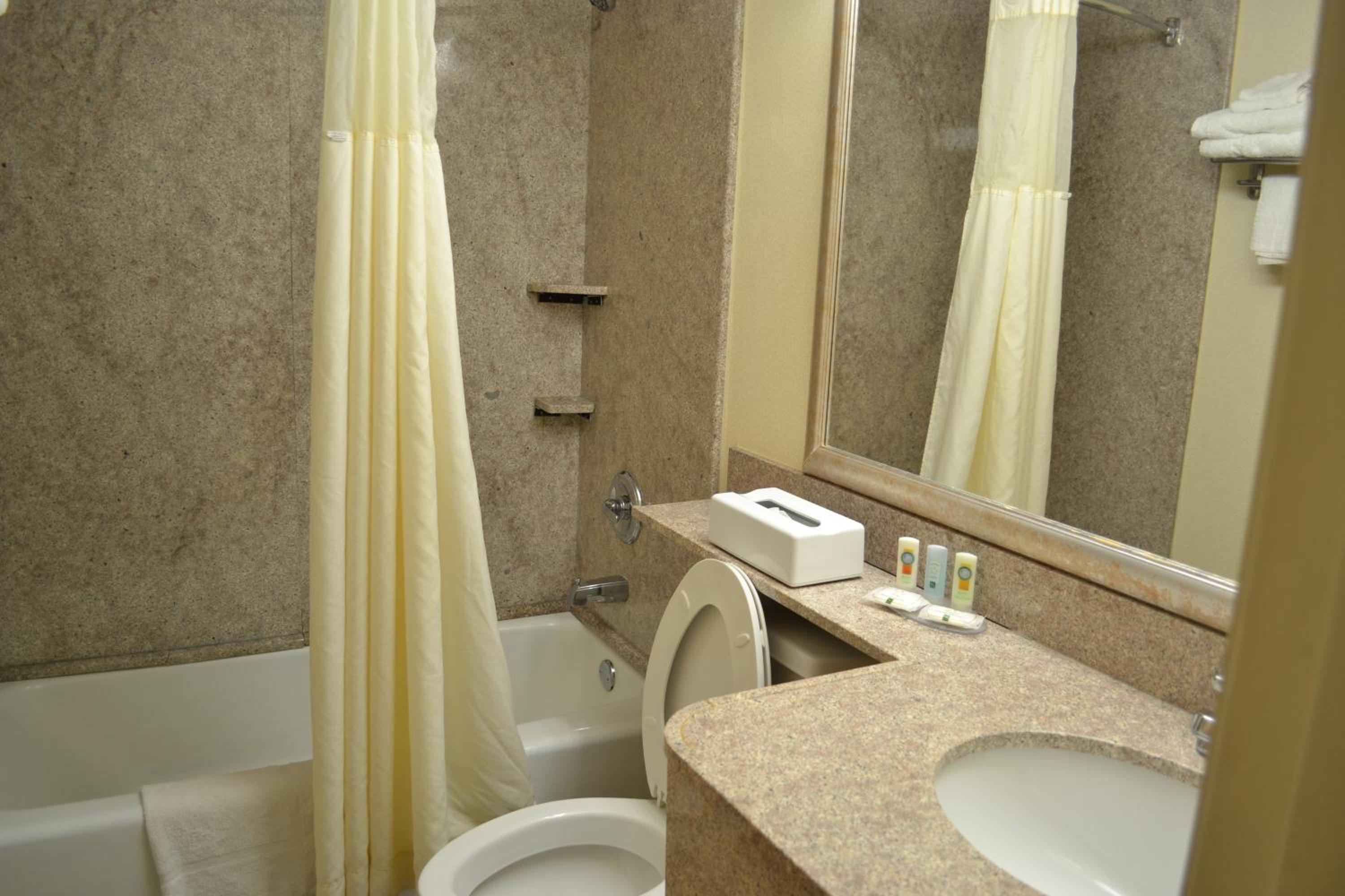 Standard King Room - Non-Smoking  - Photo 2