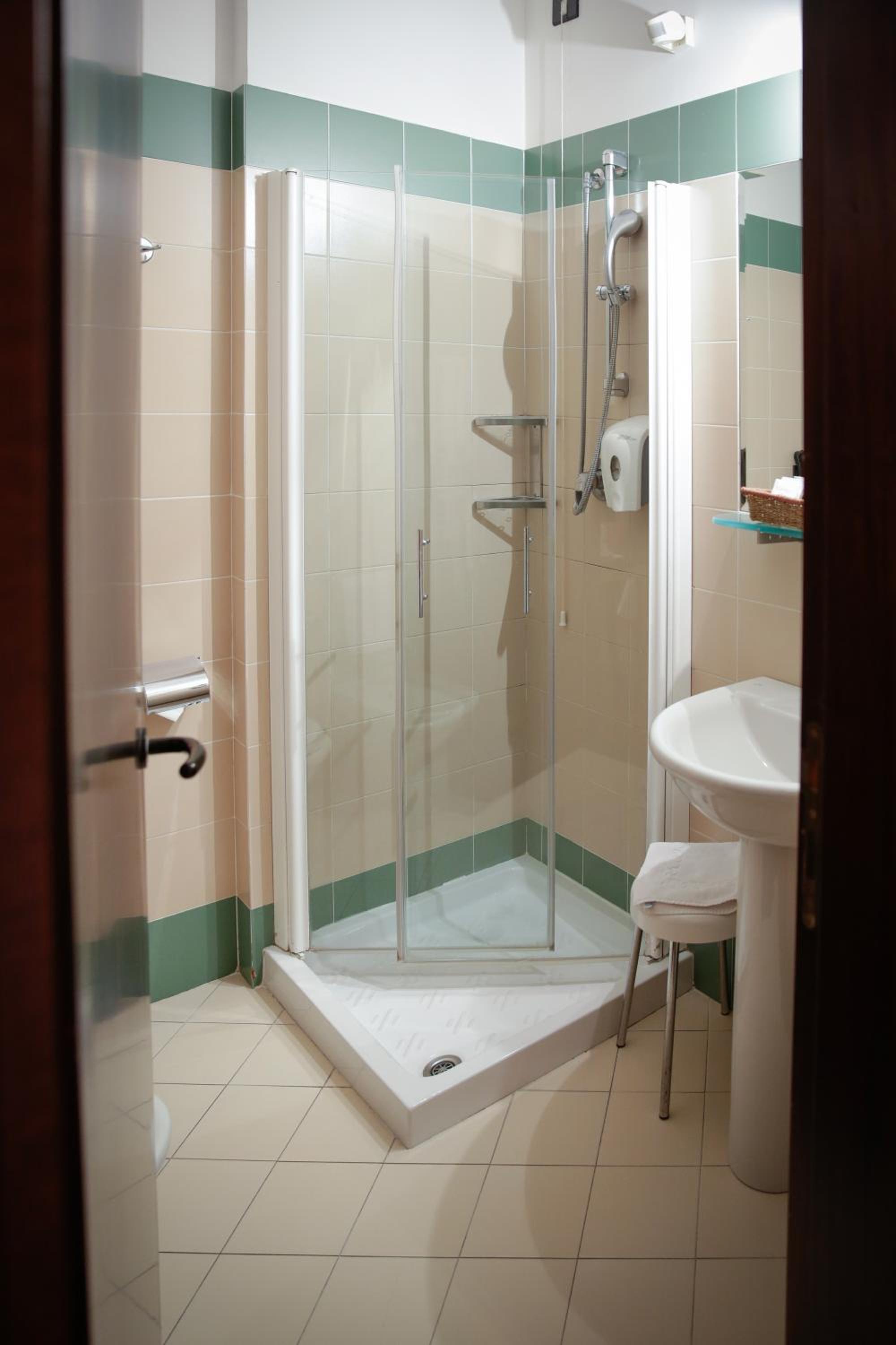 Comfort Double or Twin Room - Photo 9