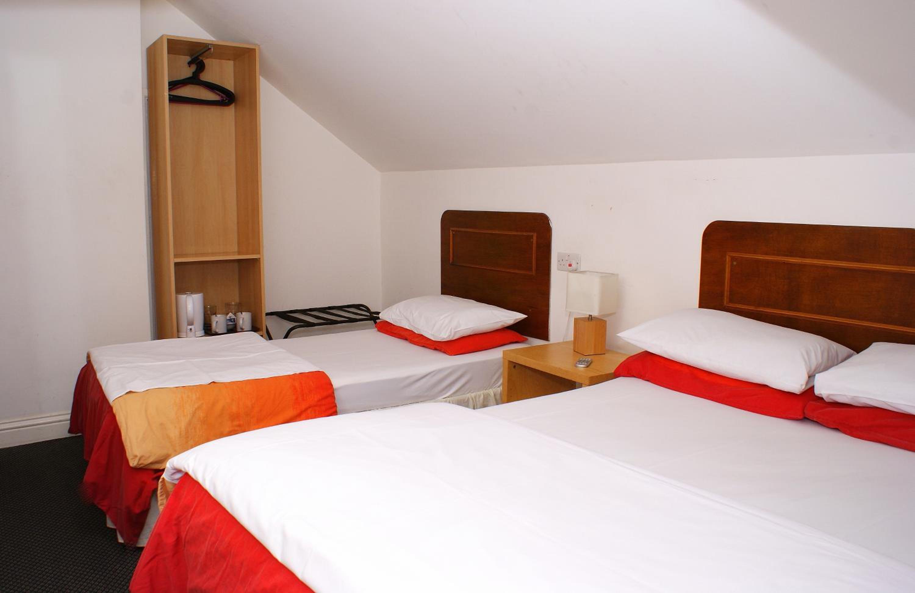 Triple Room (2 Adults + 1 Child) photo 3