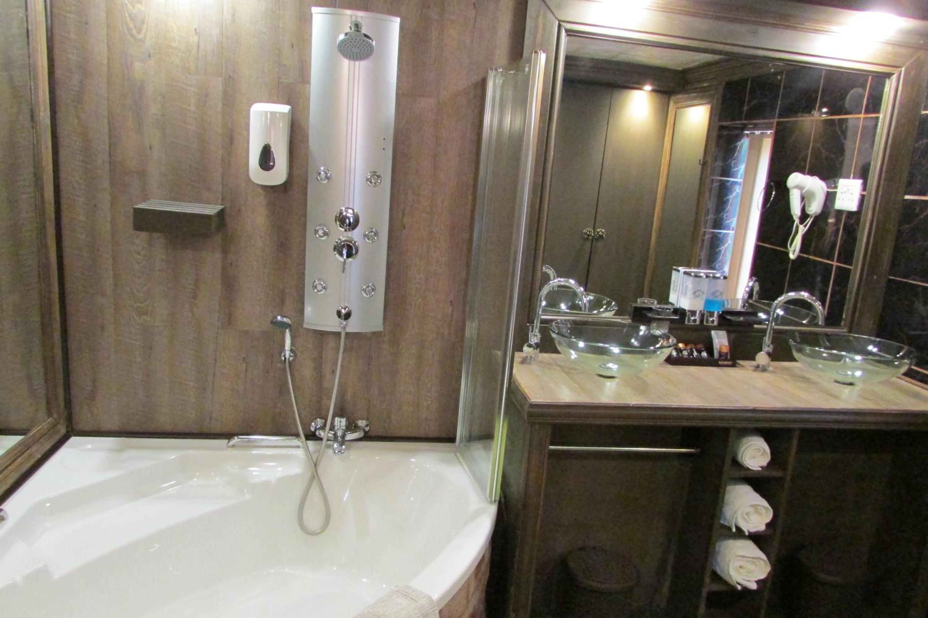 Deluxe Double Room photo 3