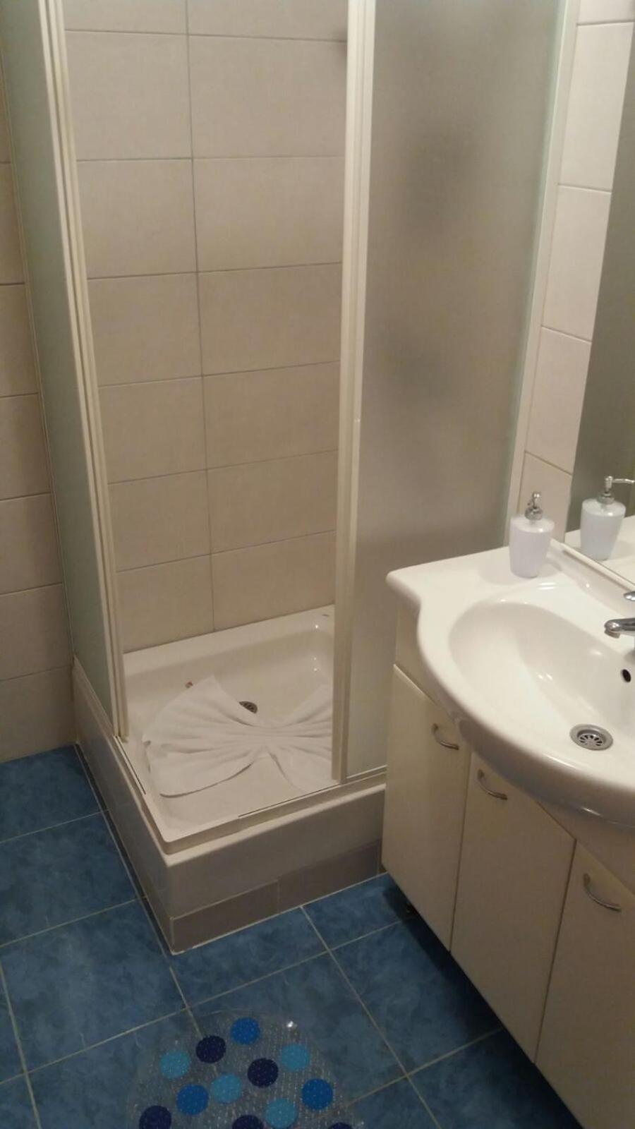Deluxe King Room - Photo 25