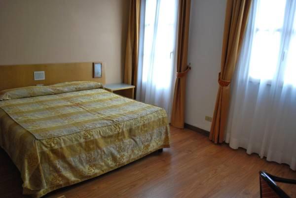 Standard Triple Room - Photo 4