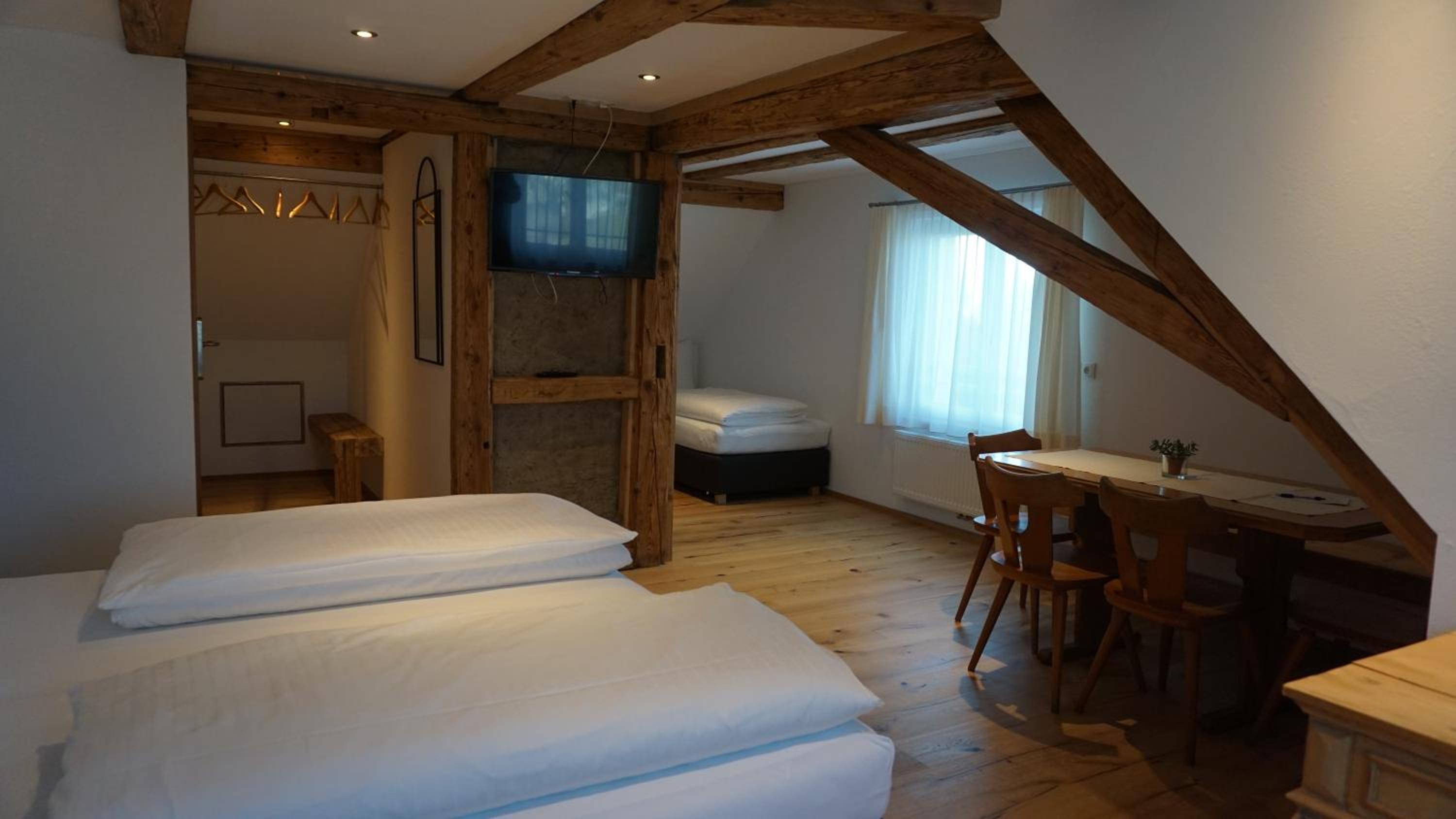 Deluxe Family Suite