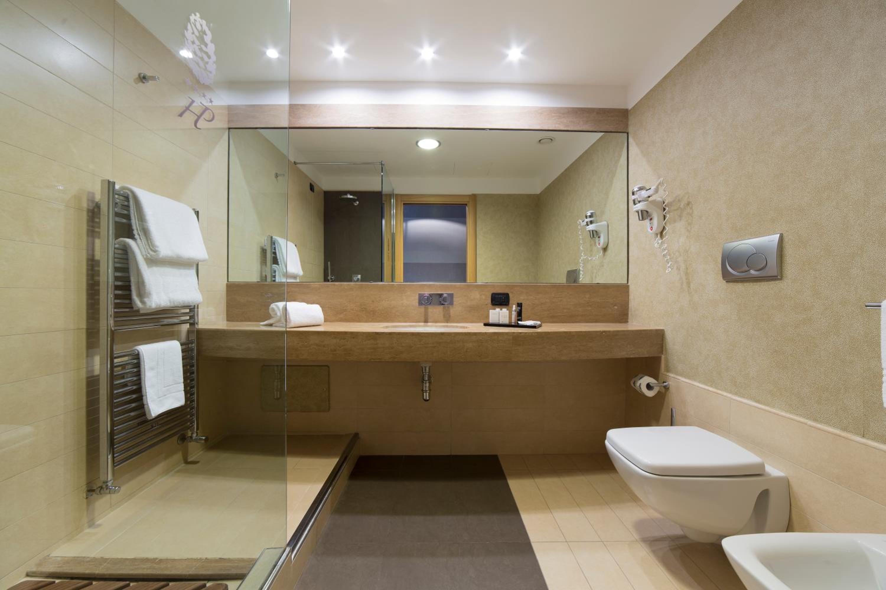 Standard Double Room - Photo 4