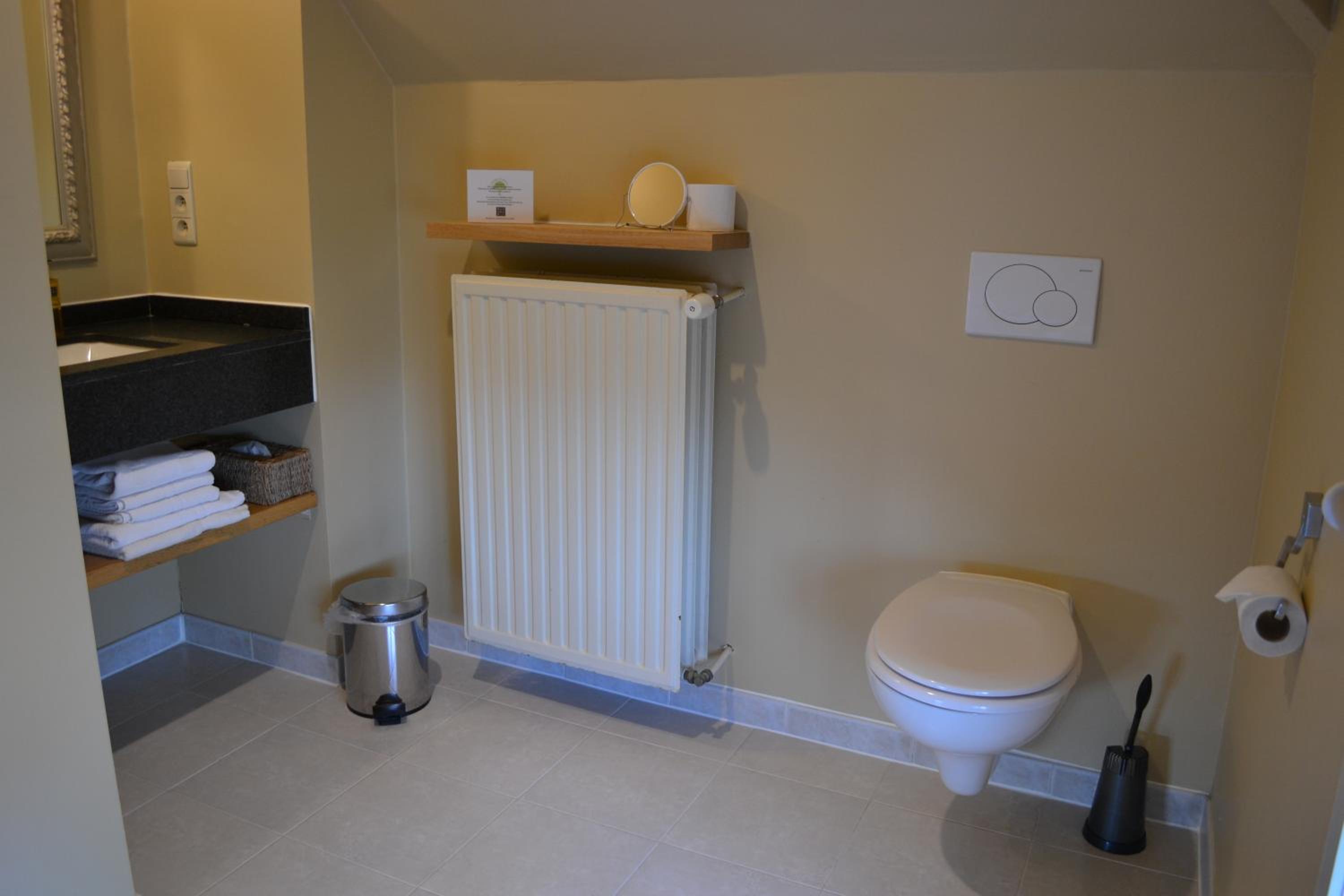 Deluxe Double Room with Bath photo 3