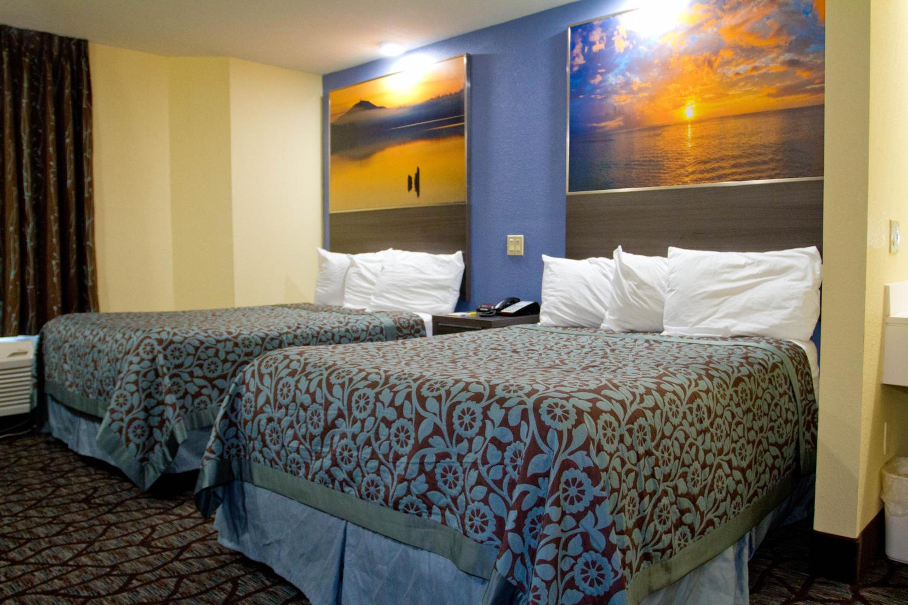 Double Room with Two Double Beds - Non-Smoking - Photo 1