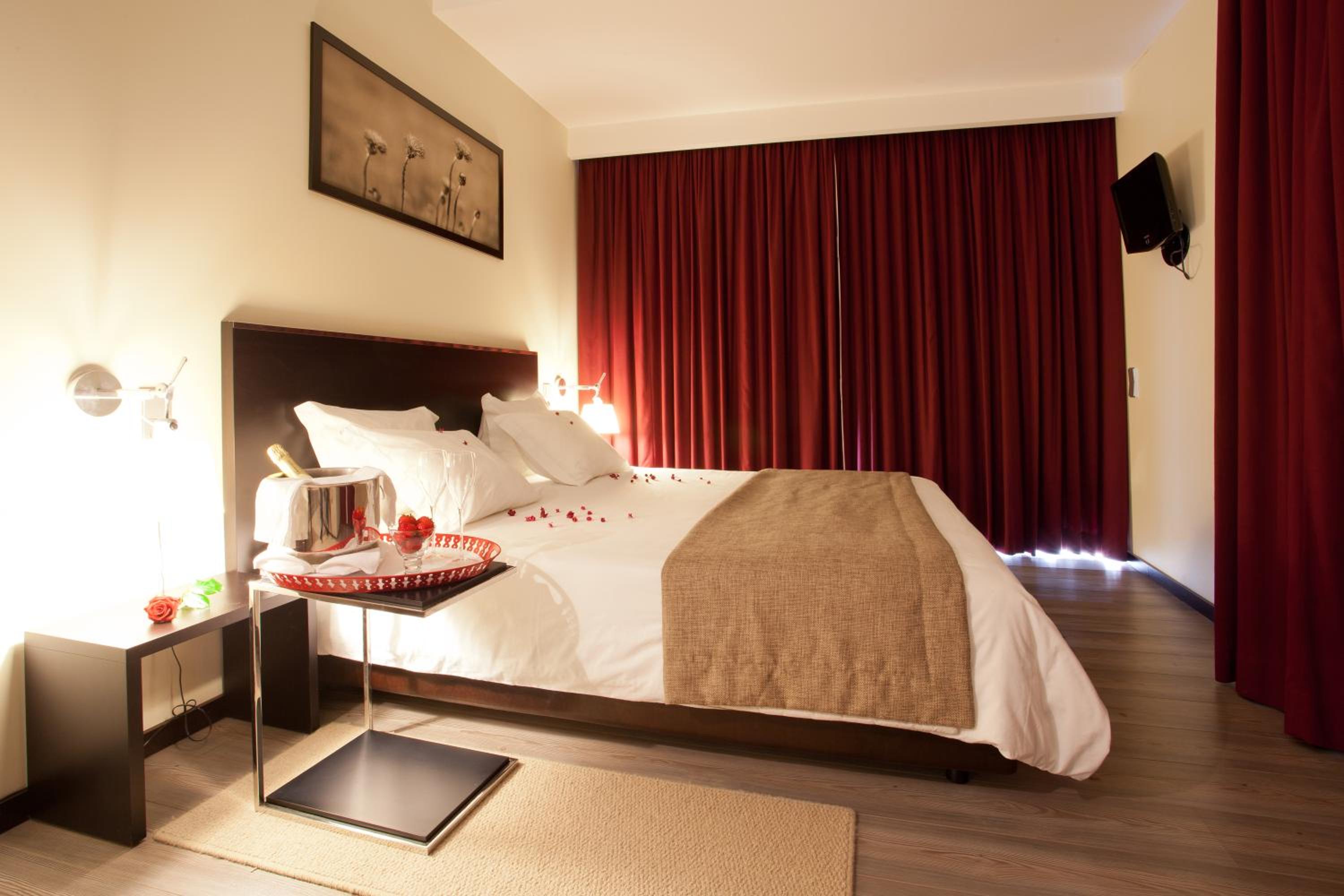 Suite - South - Photo 1