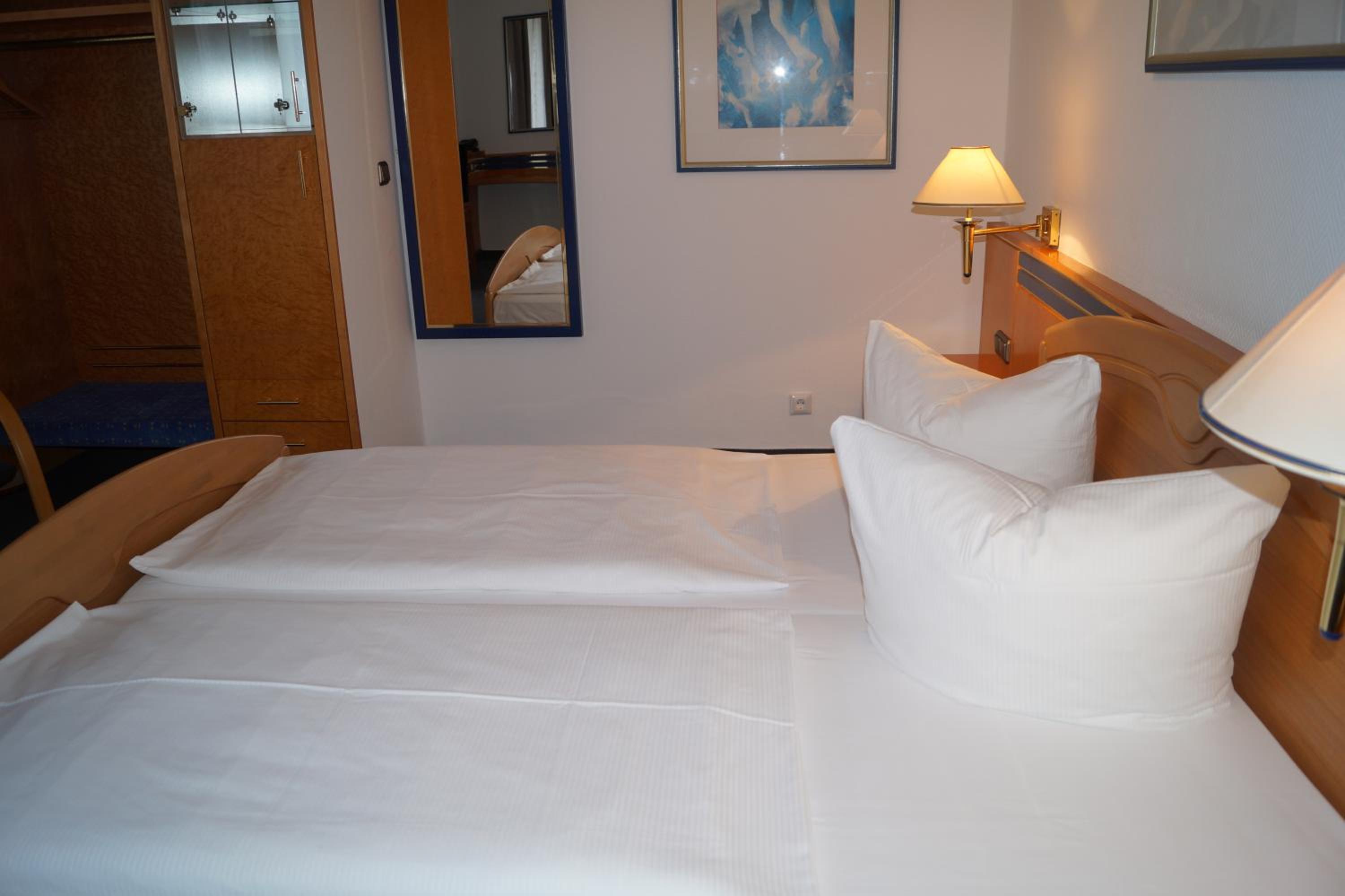 Double Room - Photo 8