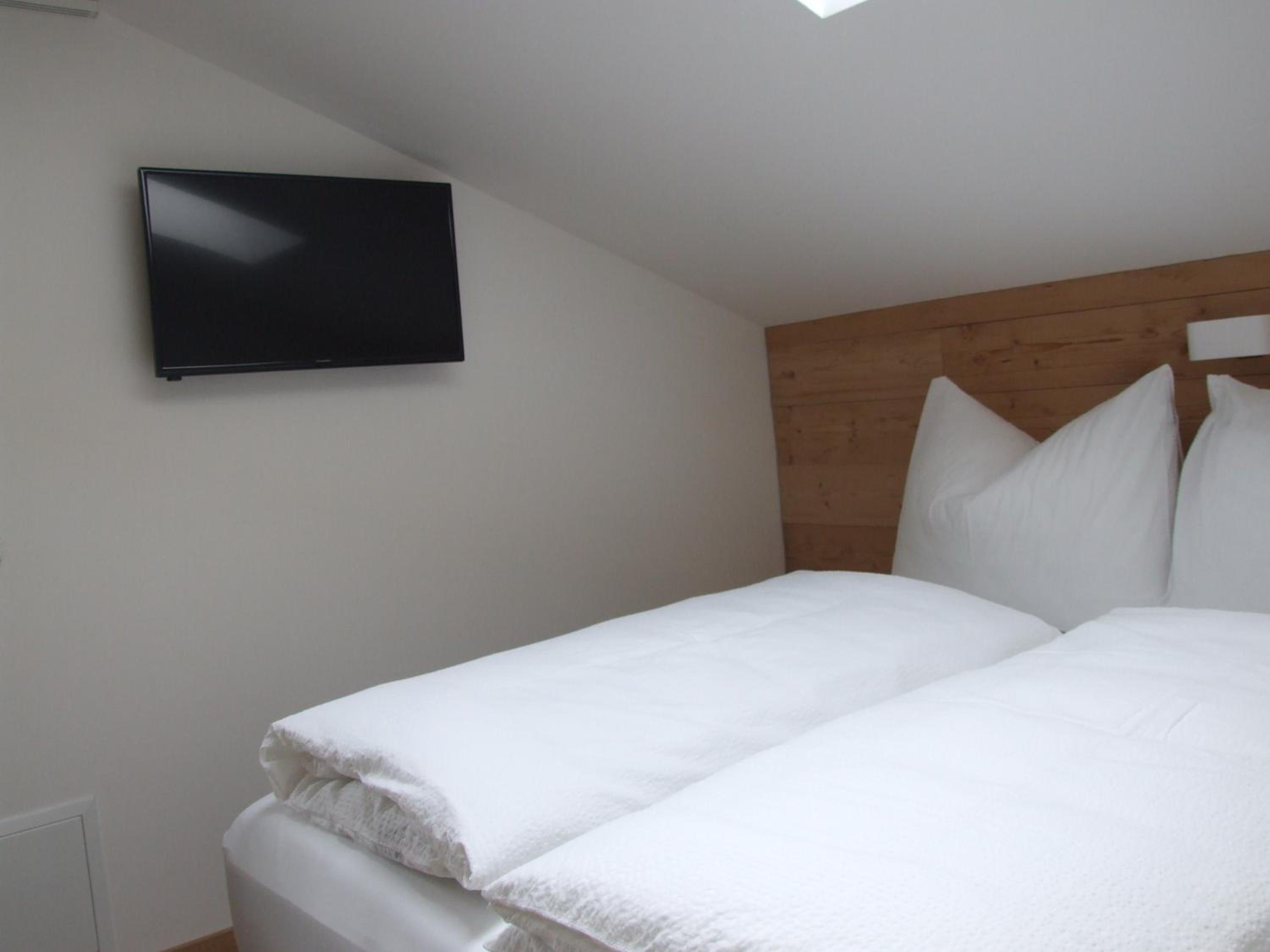 One-Bedroom Apartment with Balcony photo 3