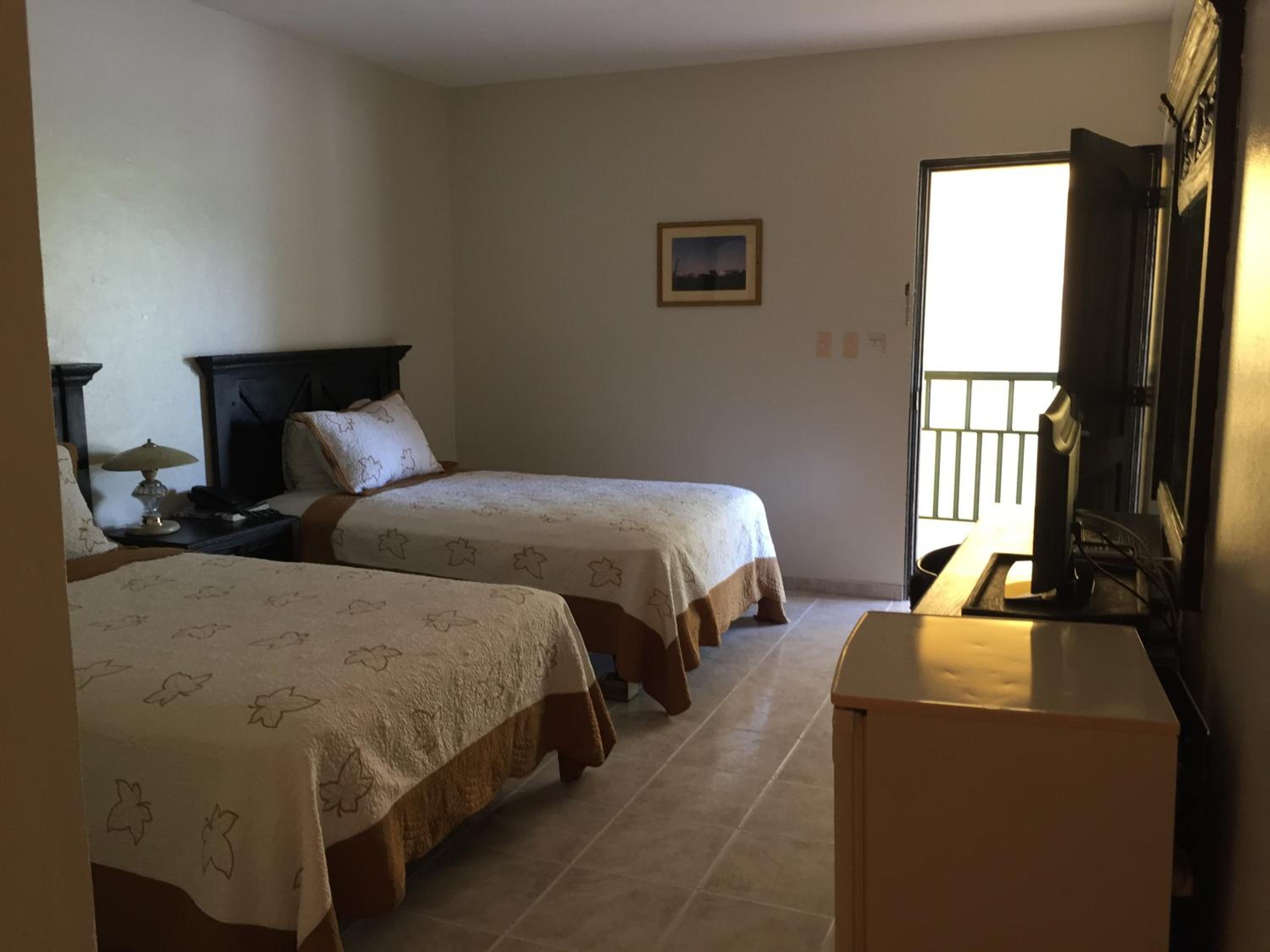 Standard Twin Room photo 3
