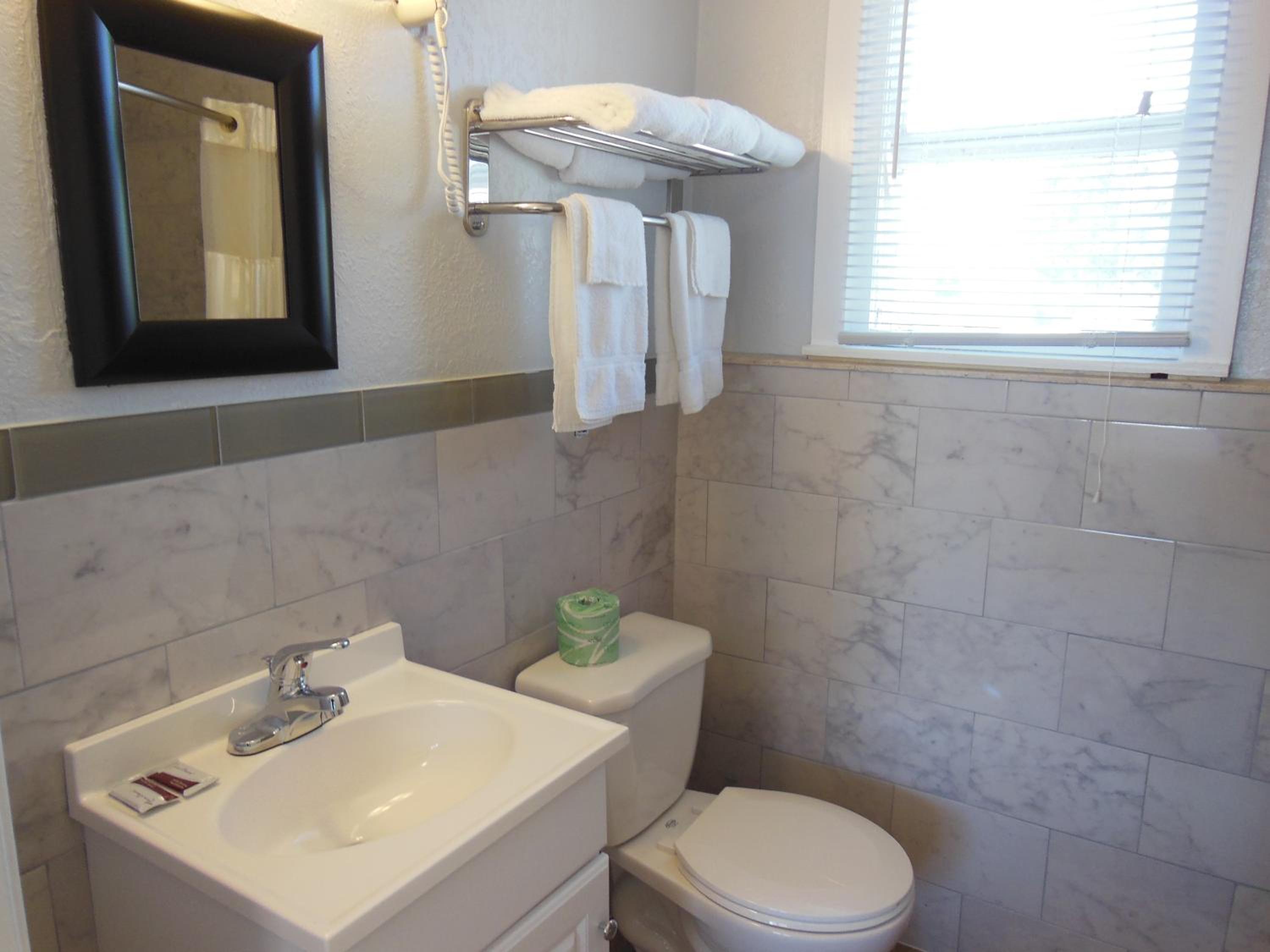 Standard King Room photo 2