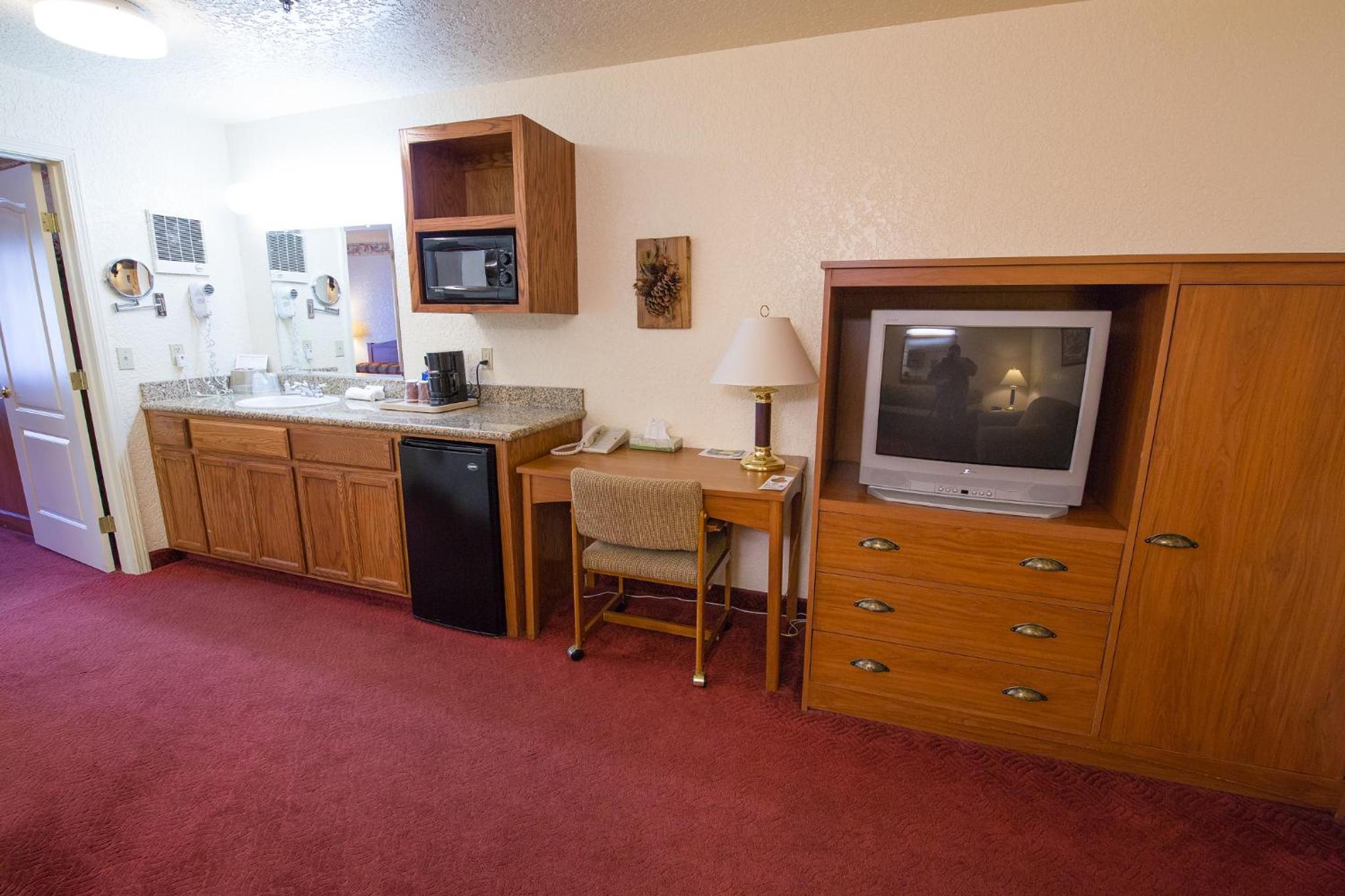 Queen Suite - Photo 4