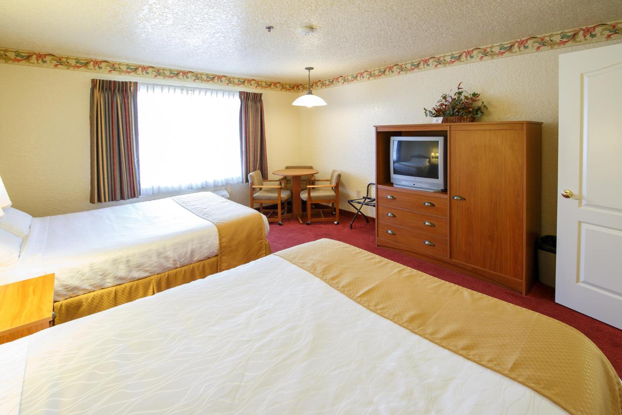 Queen Suite - Photo 2