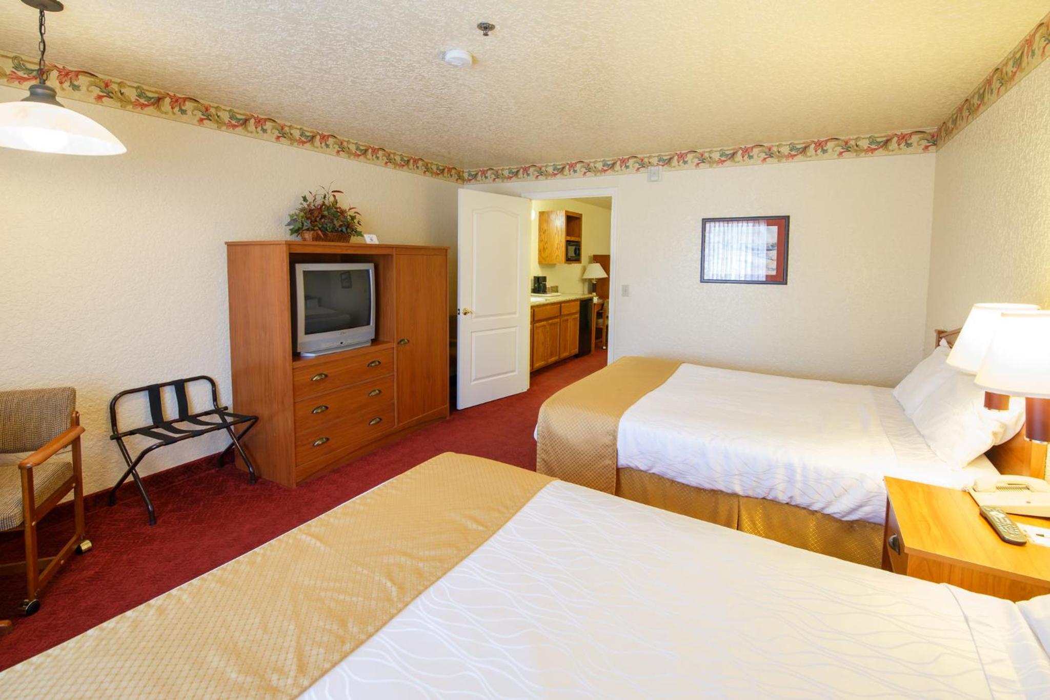 Queen Suite - Photo 3