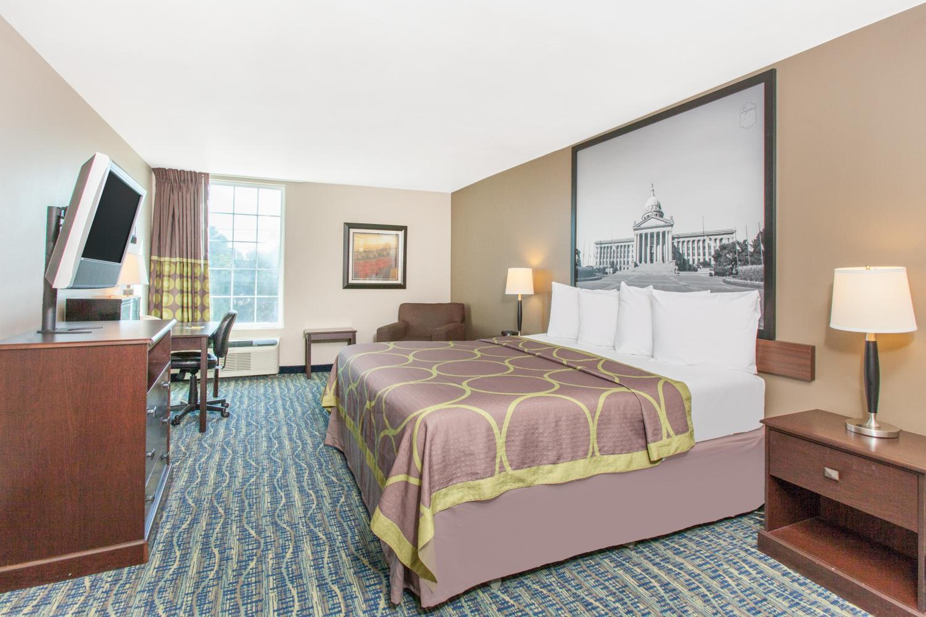 King Room - Non-Smoking - Photo 1