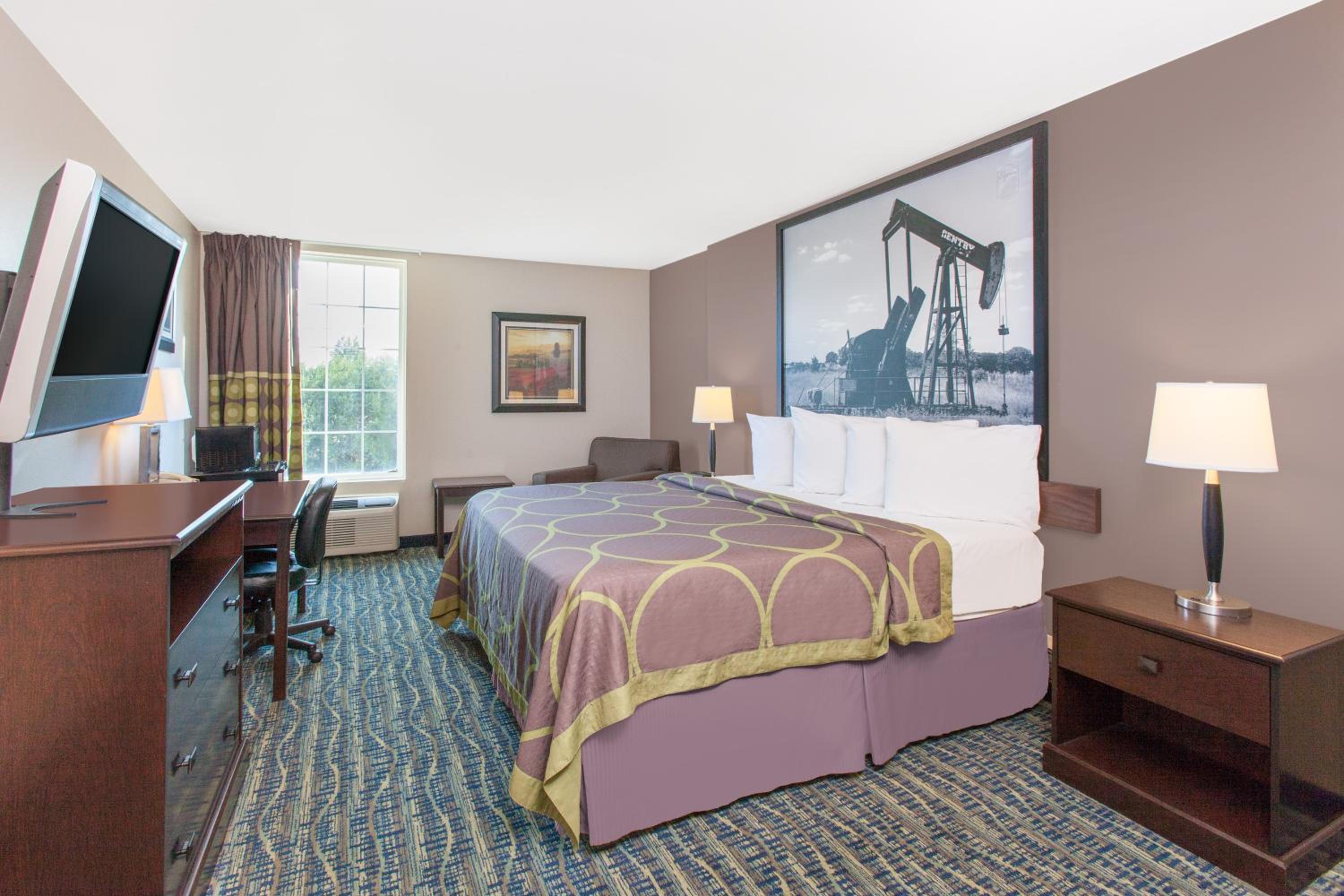 King Room - Non-Smoking - Photo 3