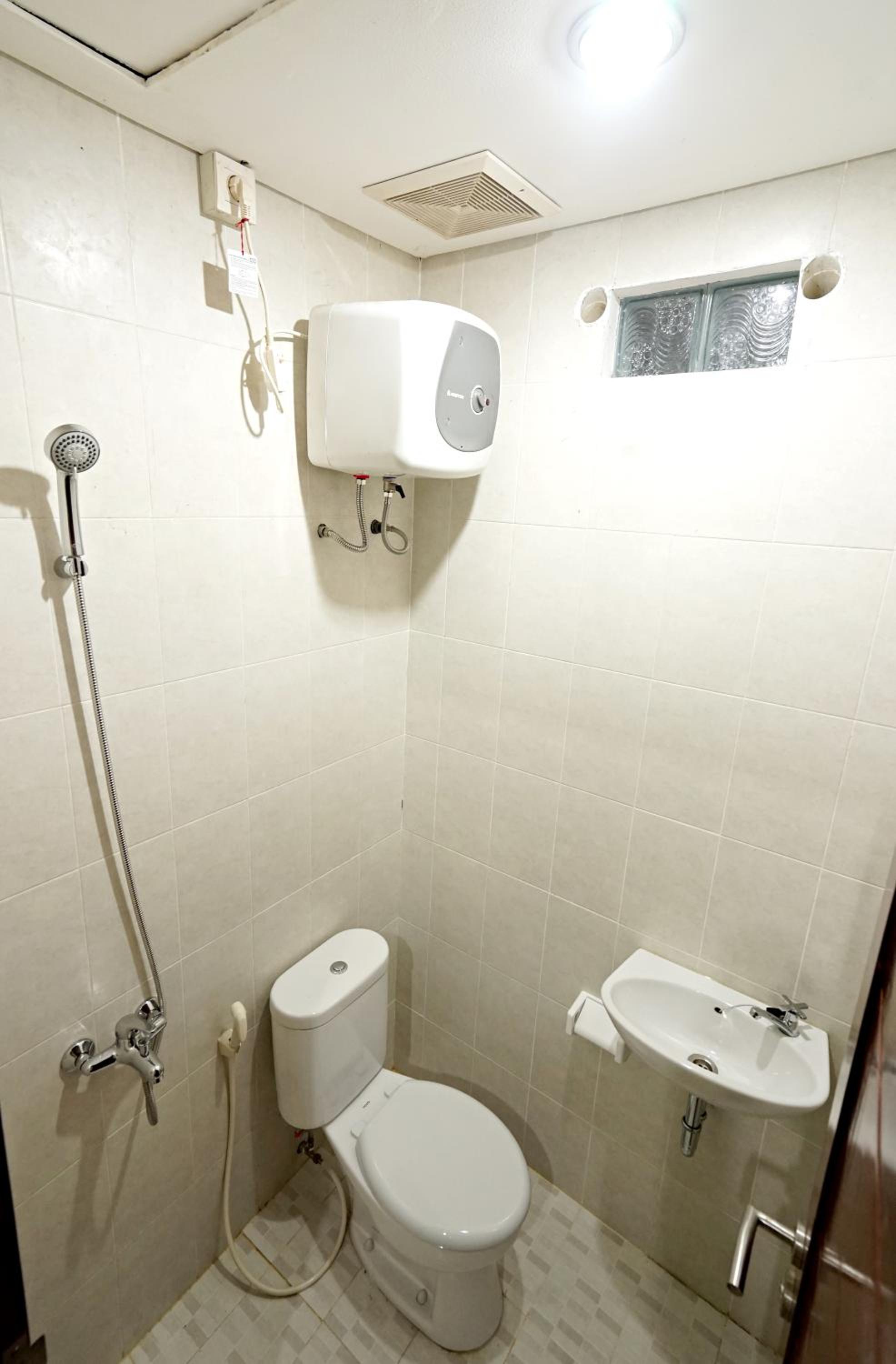 Deluxe Double Room - Photo 11