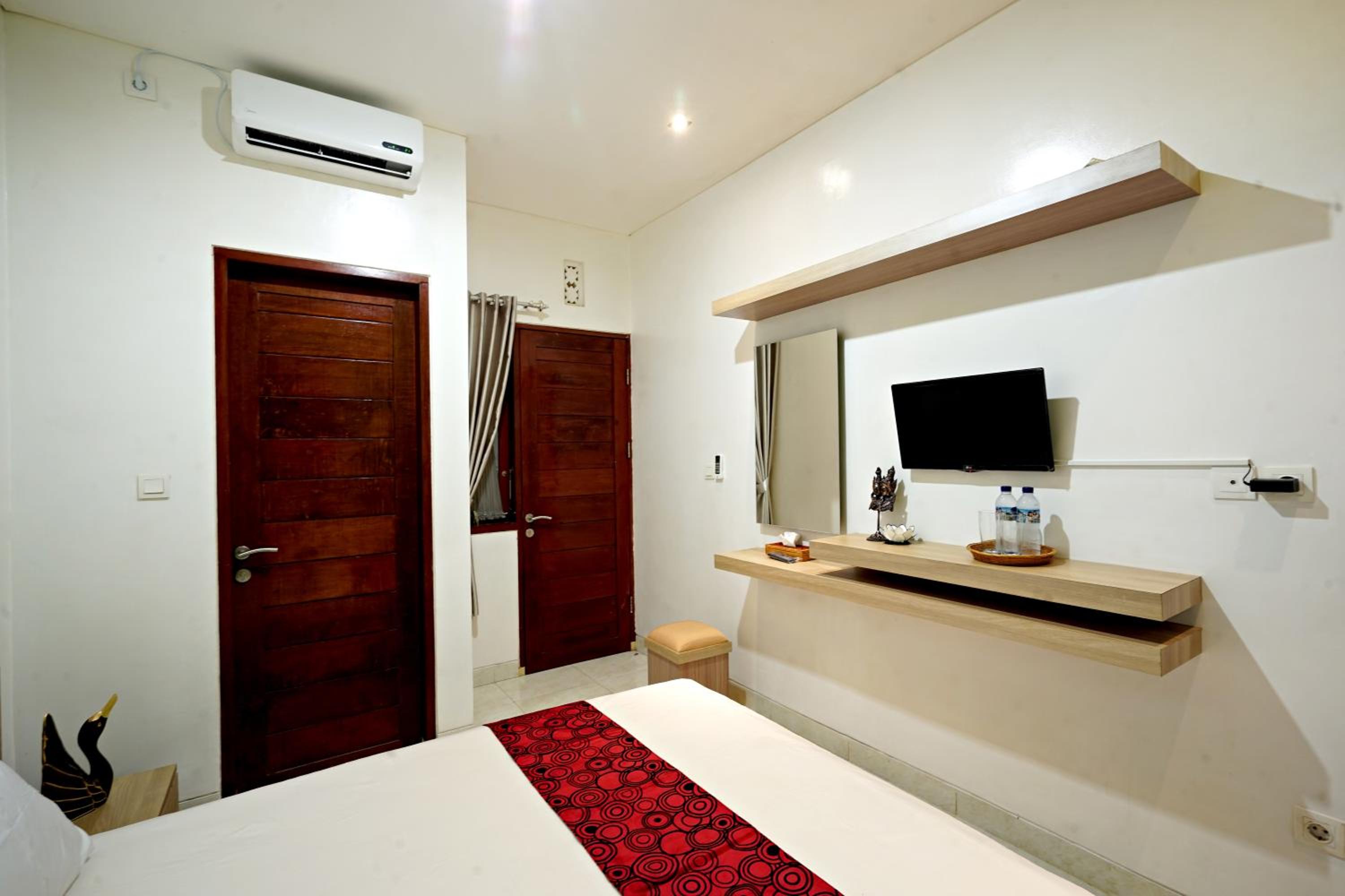 Deluxe Double Room - Photo 9