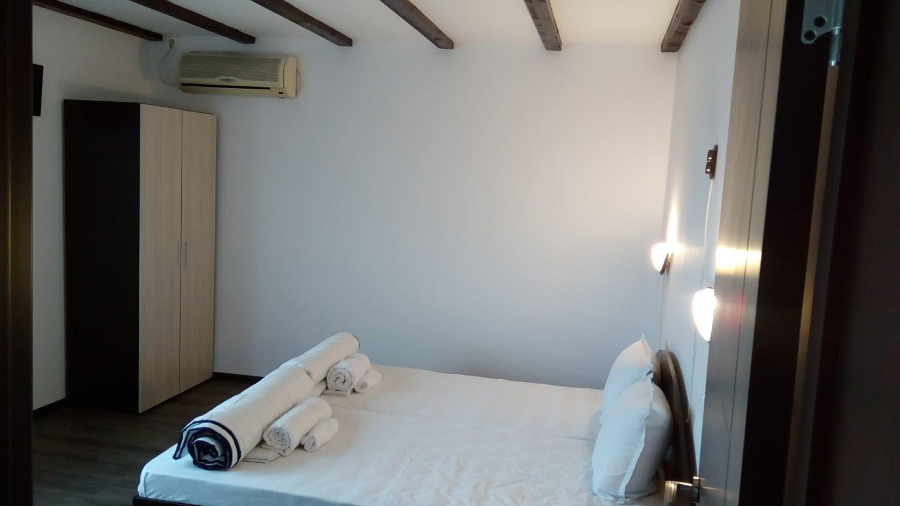 Four-Bedroom House photo 1