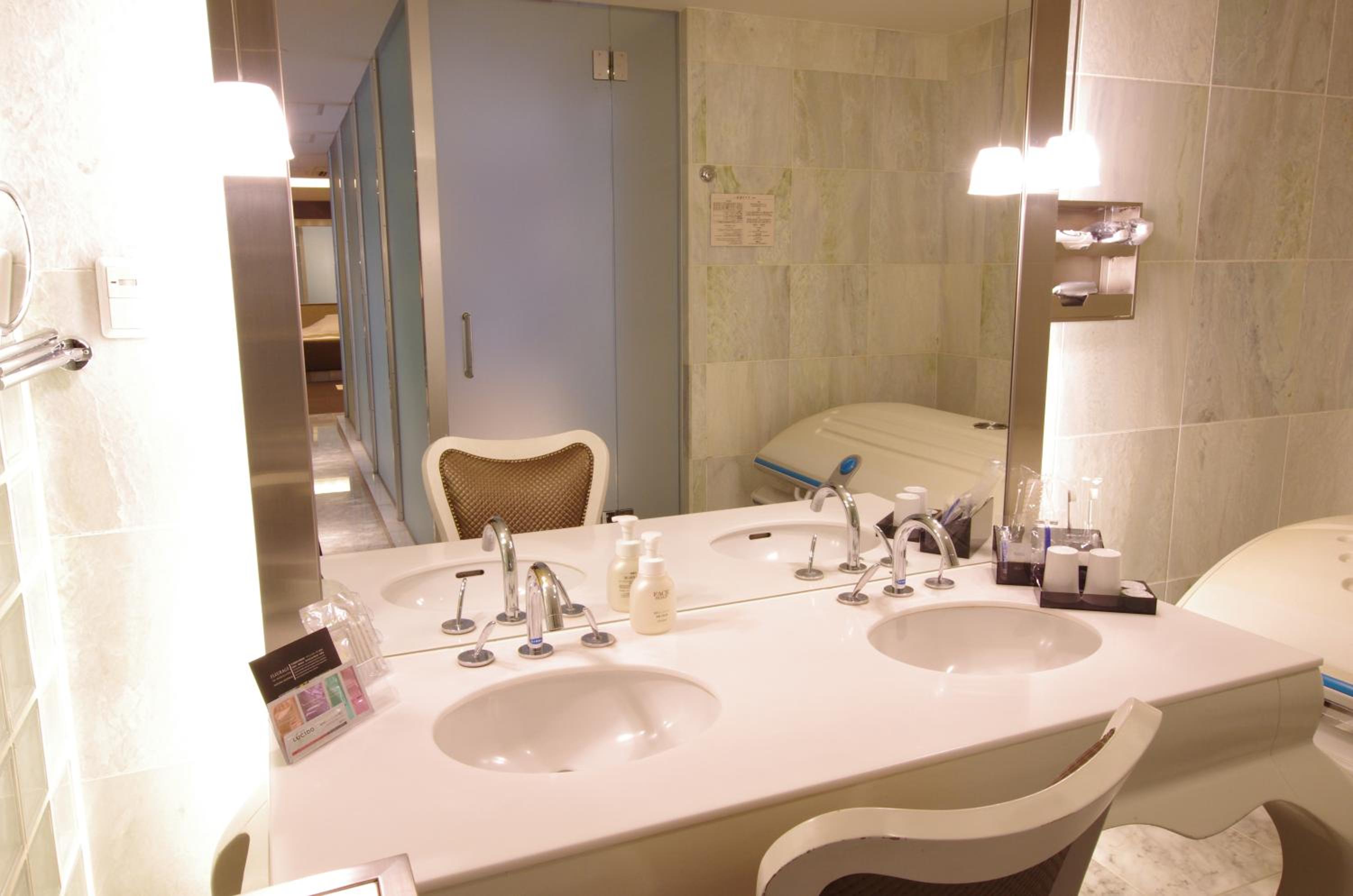 Luxury Double Room - Smoking - 15:00 Check in - Photo 9