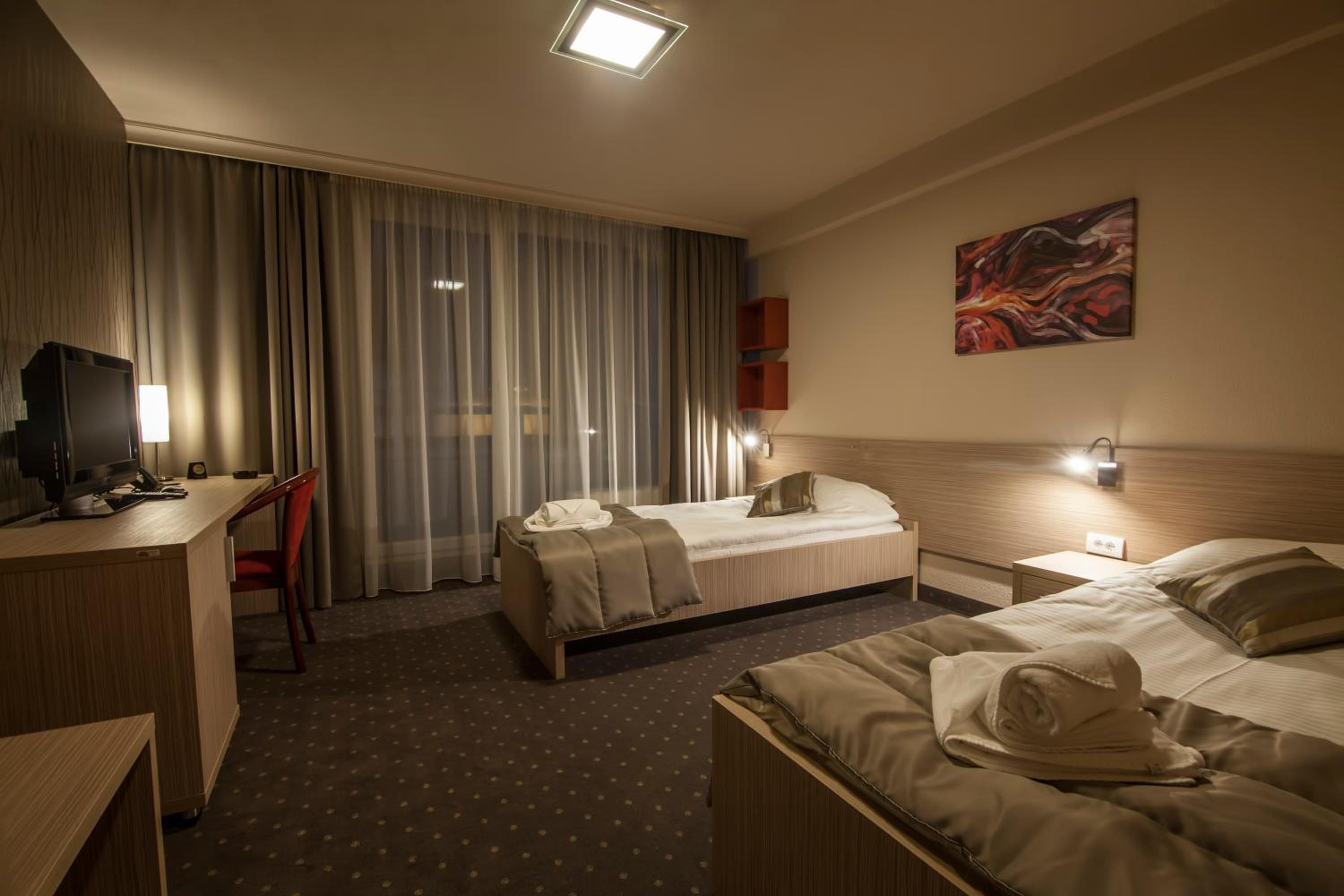Twin Room - Photo 4