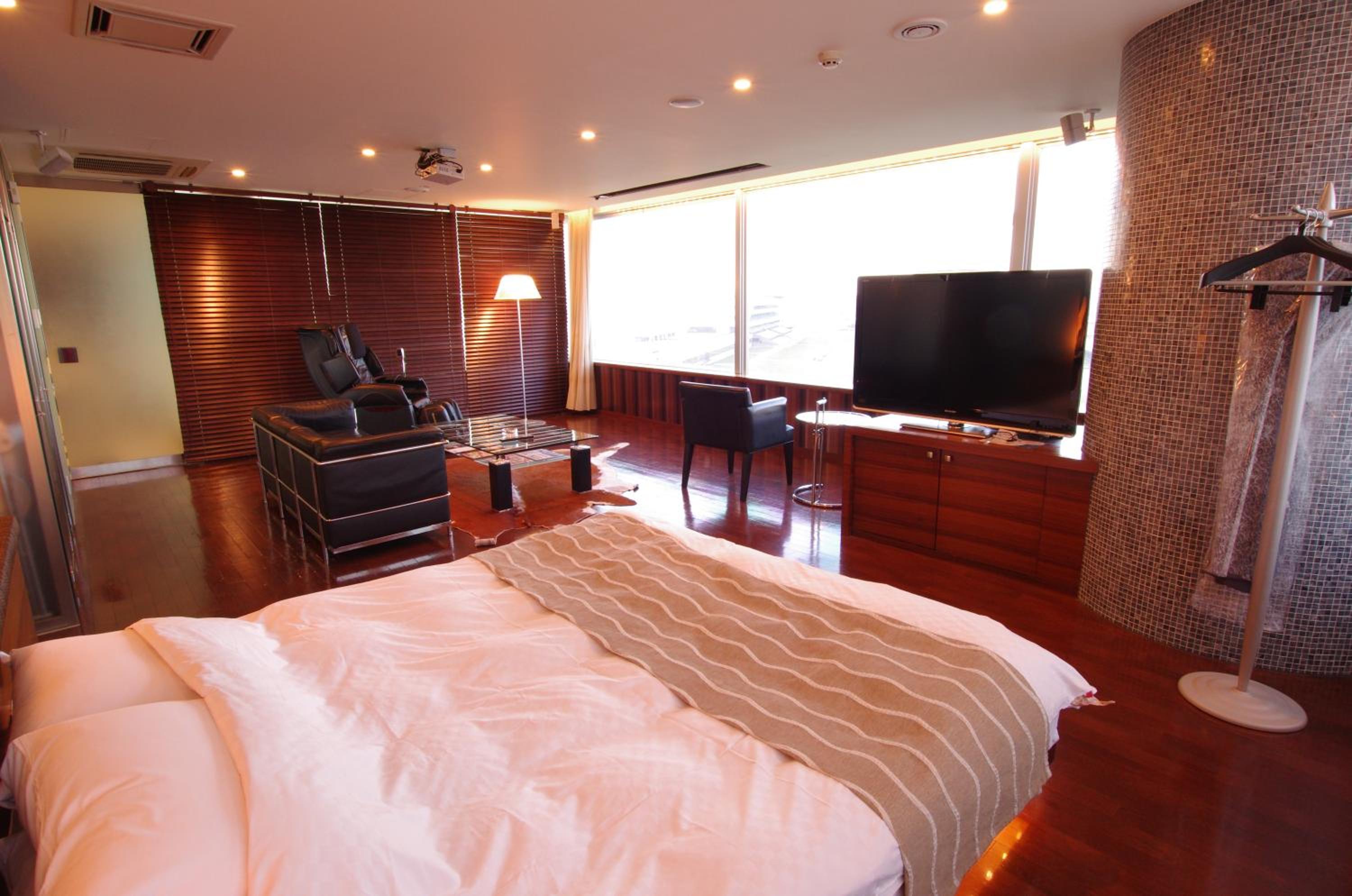 Luxury Double Room - Smoking - 15:00 Check in - Photo 1