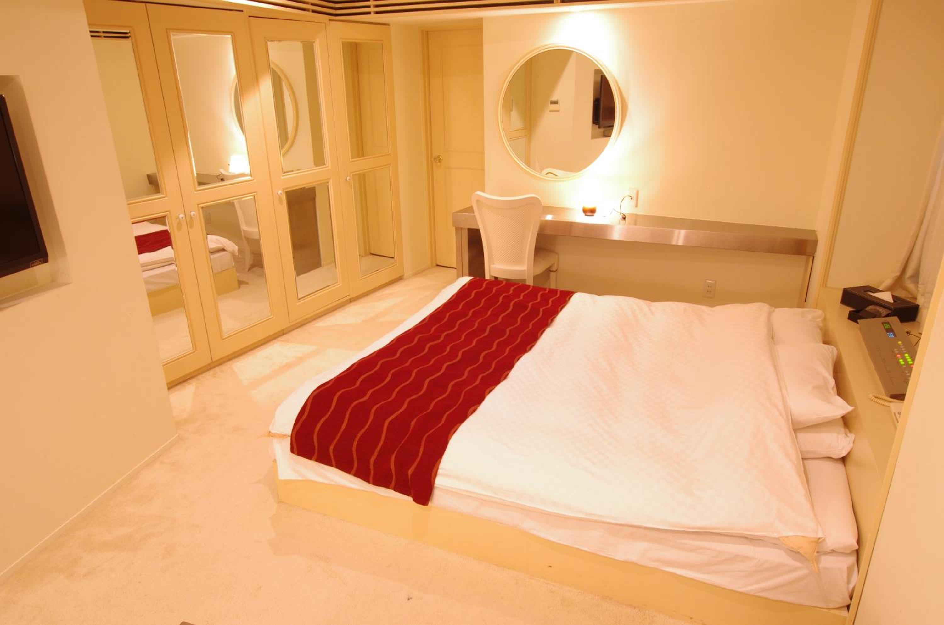 Deluxe Double Room - Non Smoking - 15:00 Check in - Photo 5
