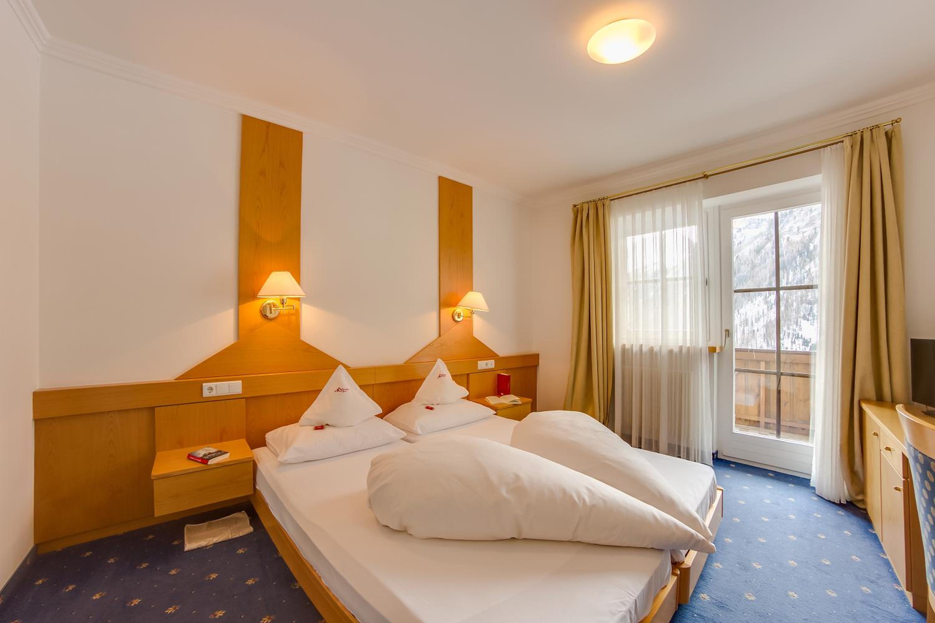 Standard Double or Twin Room with Balcony photo 1