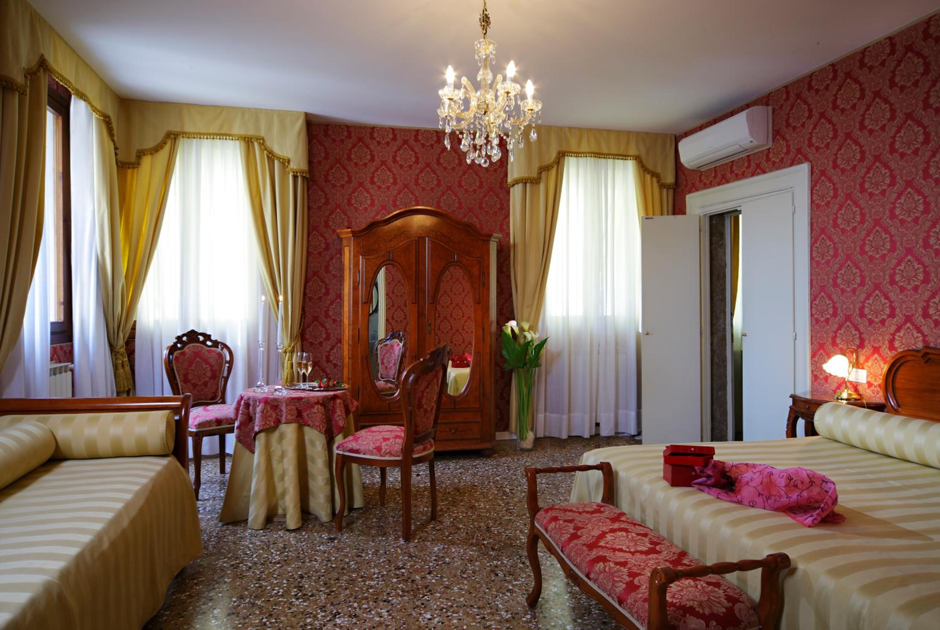 Double Room with Canal View photo 1
