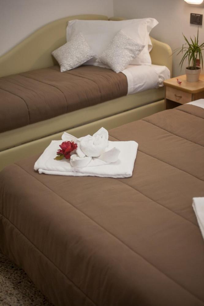 Double Room - Photo 20