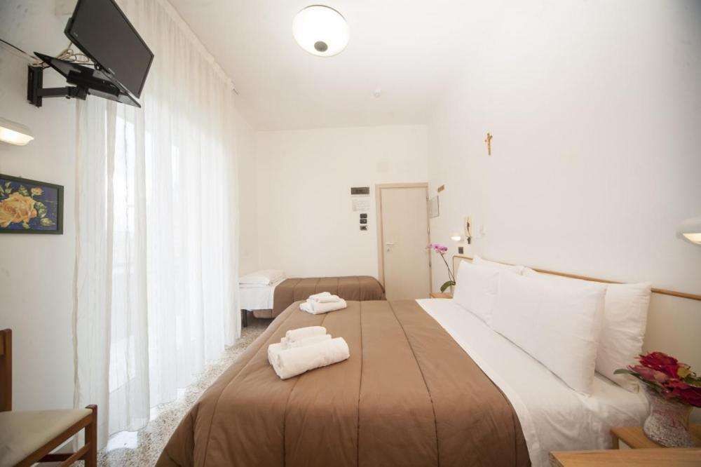 Double Room - Photo 19