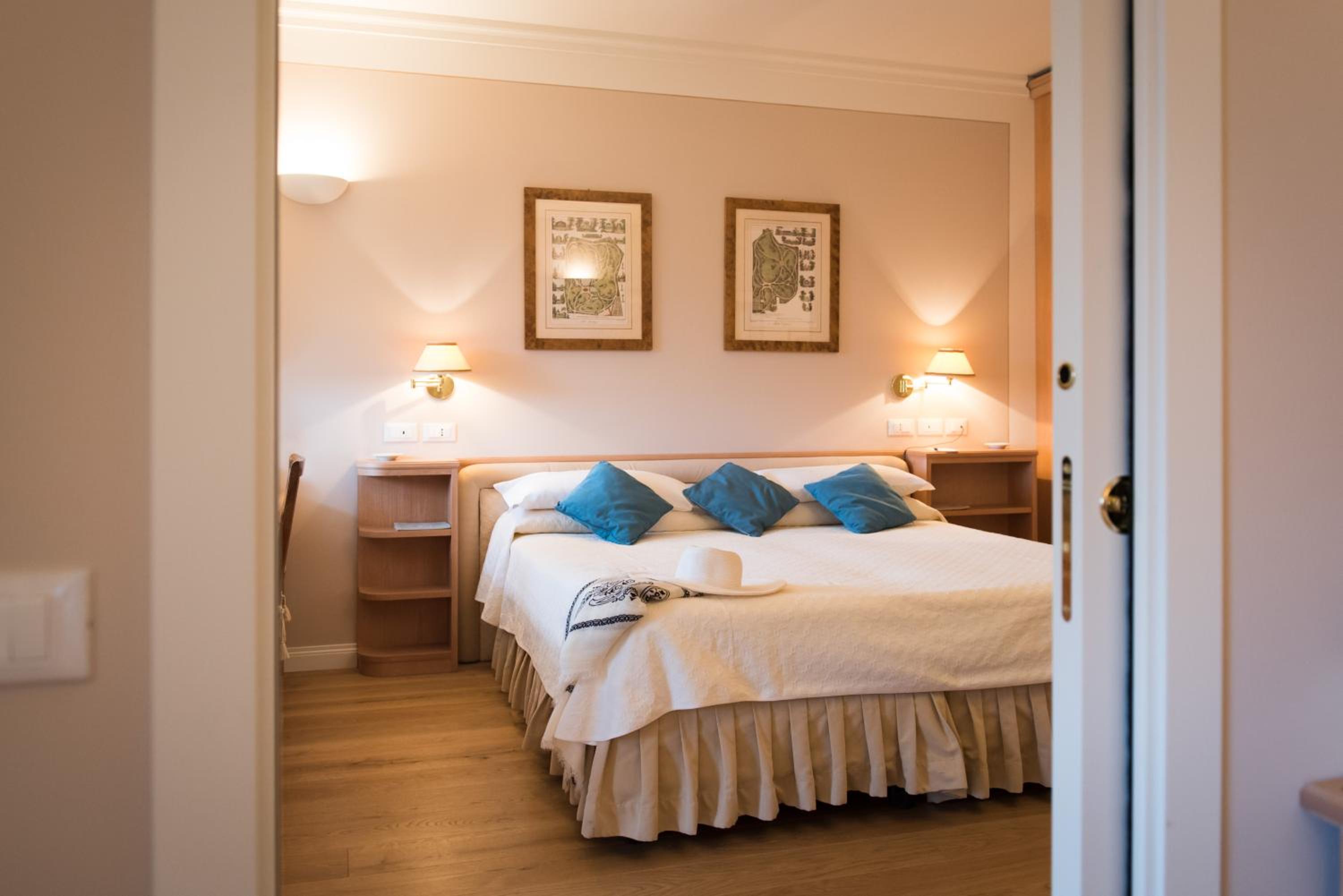 Two-Bedroom Suite - Photo 4
