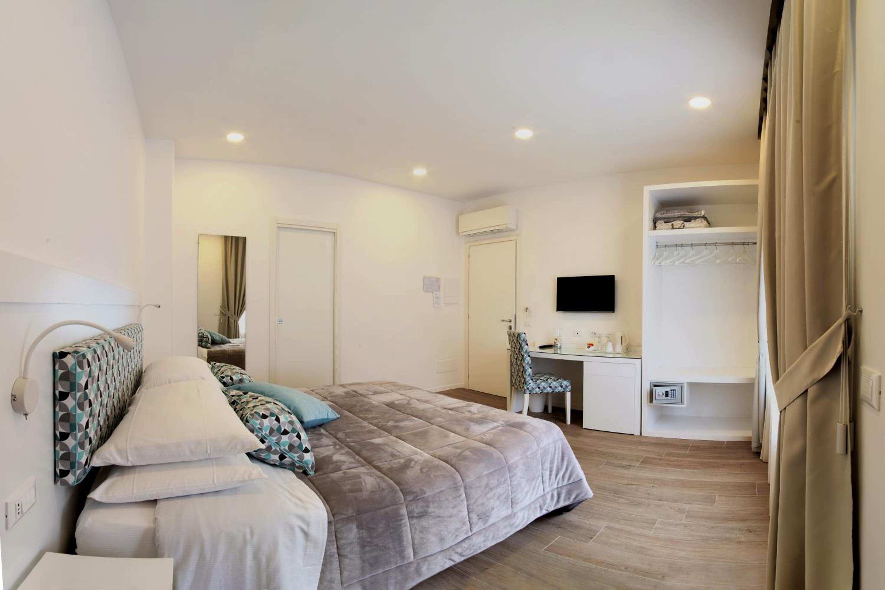 Double or Twin Room with Bathroom