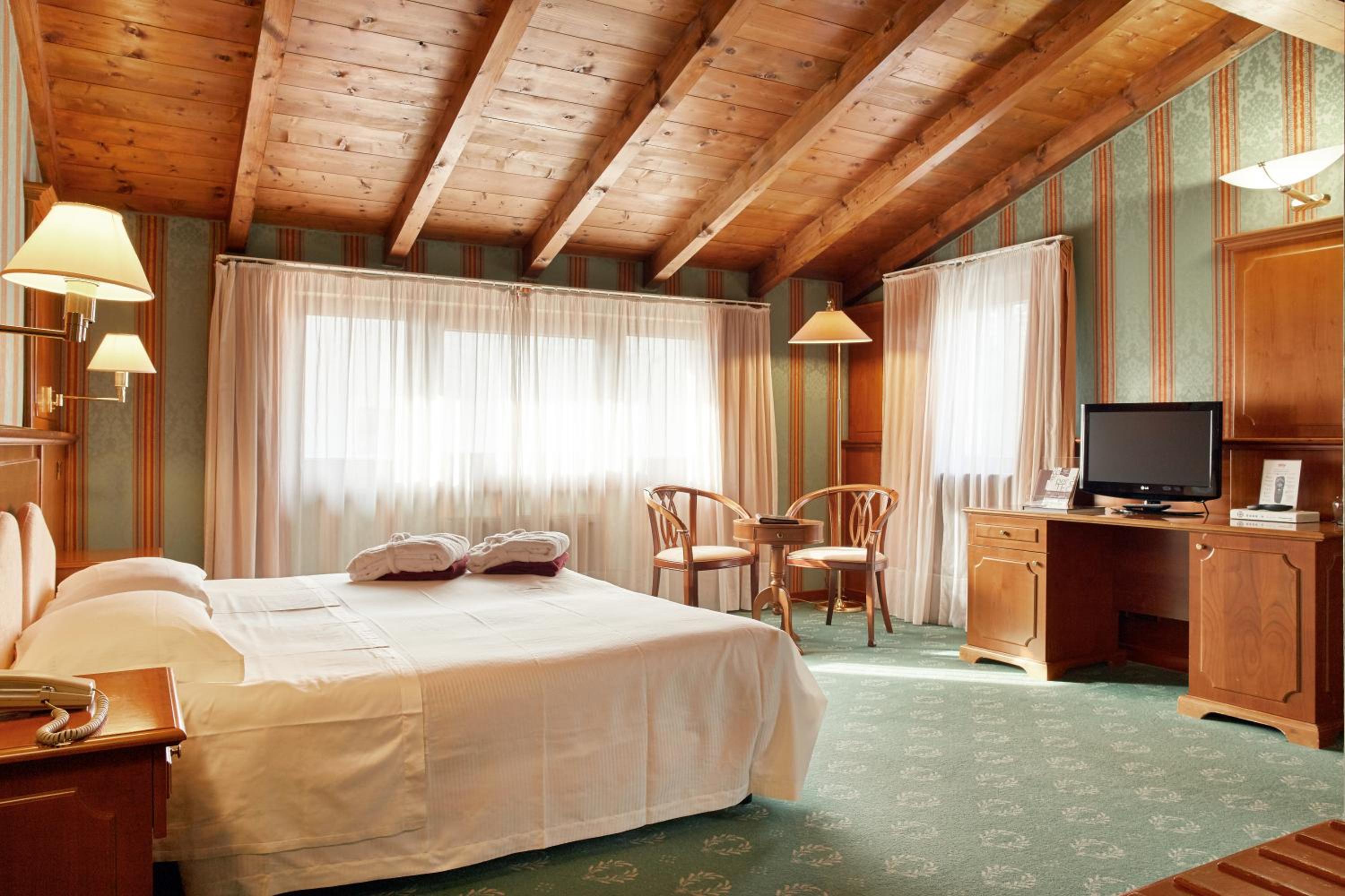 Classic  Double or Twin Room - Photo 4