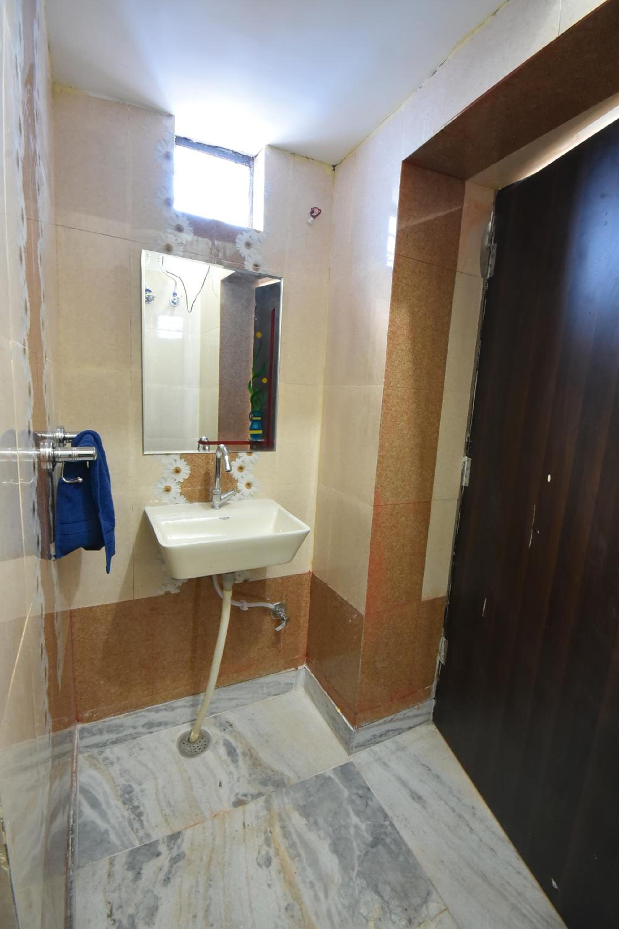 Budget Double Room photo 2