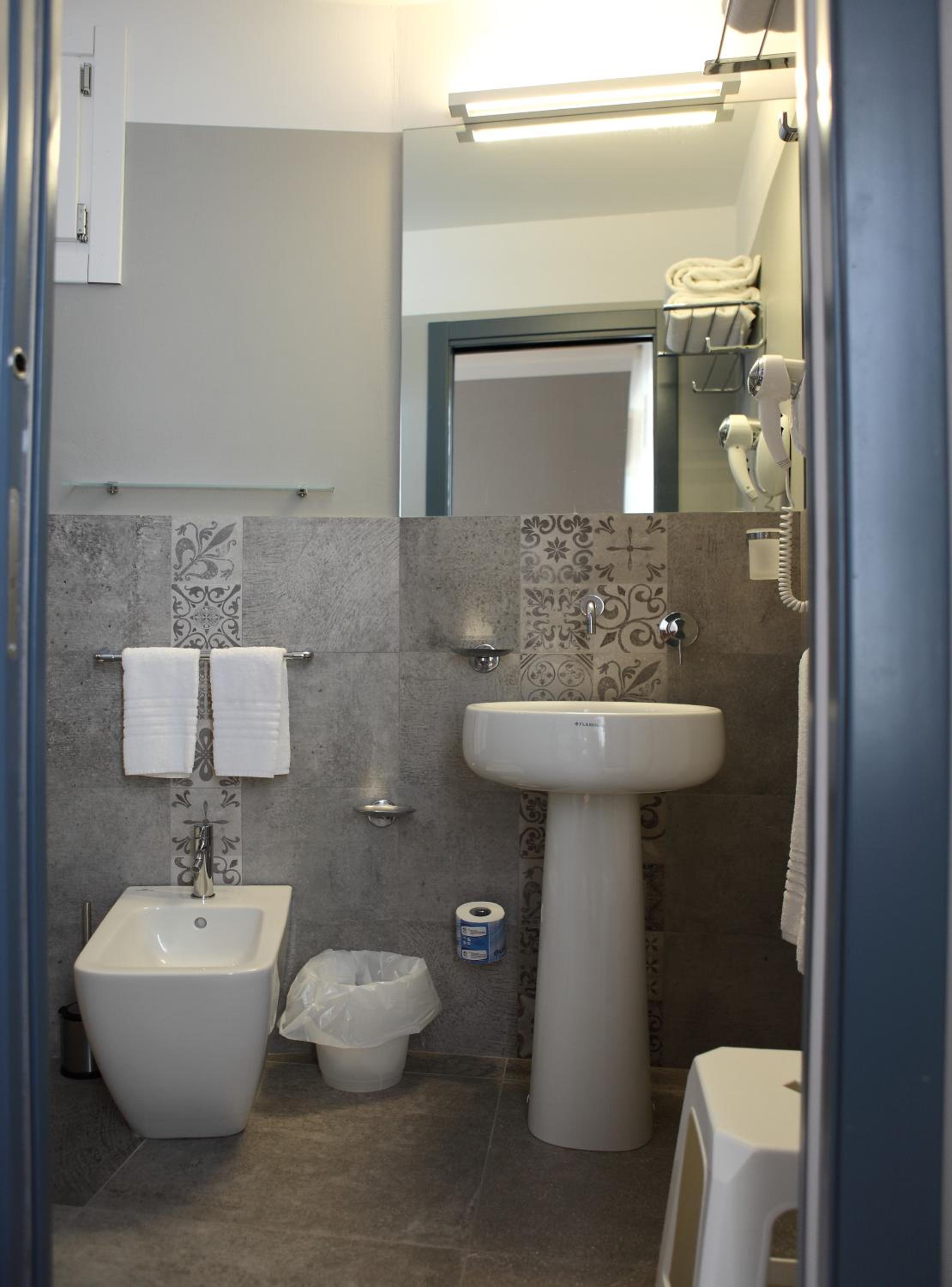 Single Room photo 2