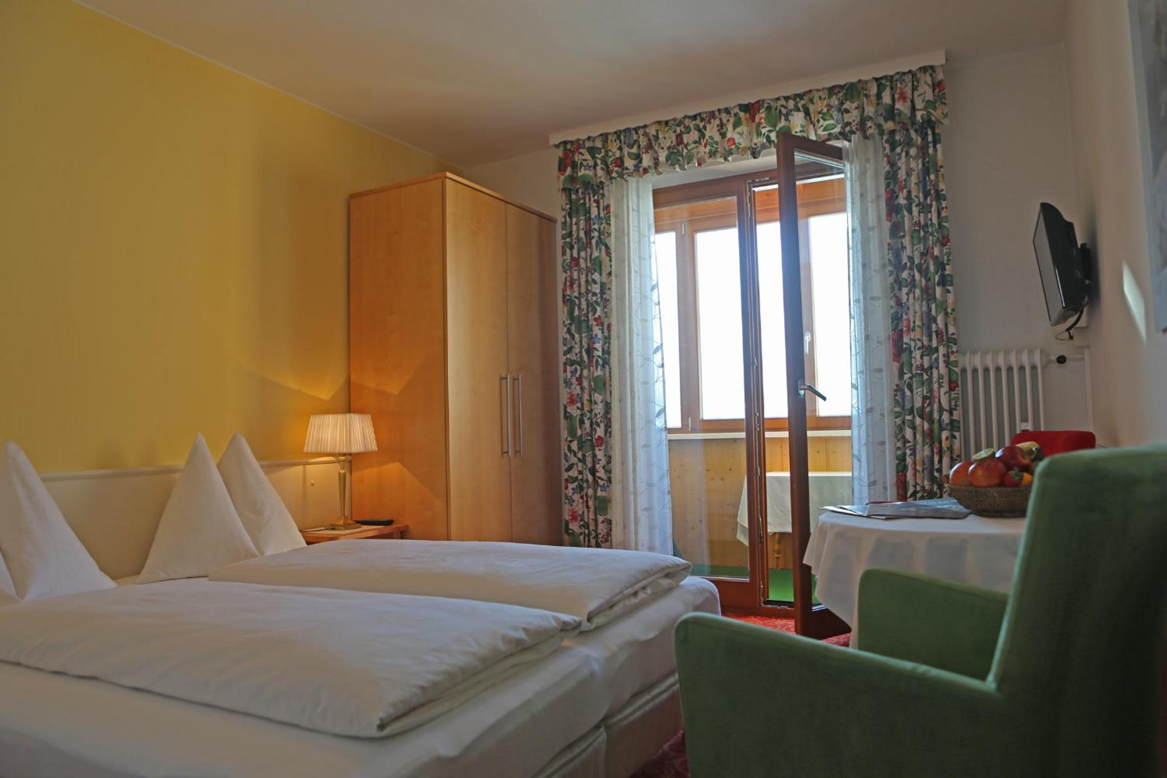 Double Room with Mountain View - Photo 2
