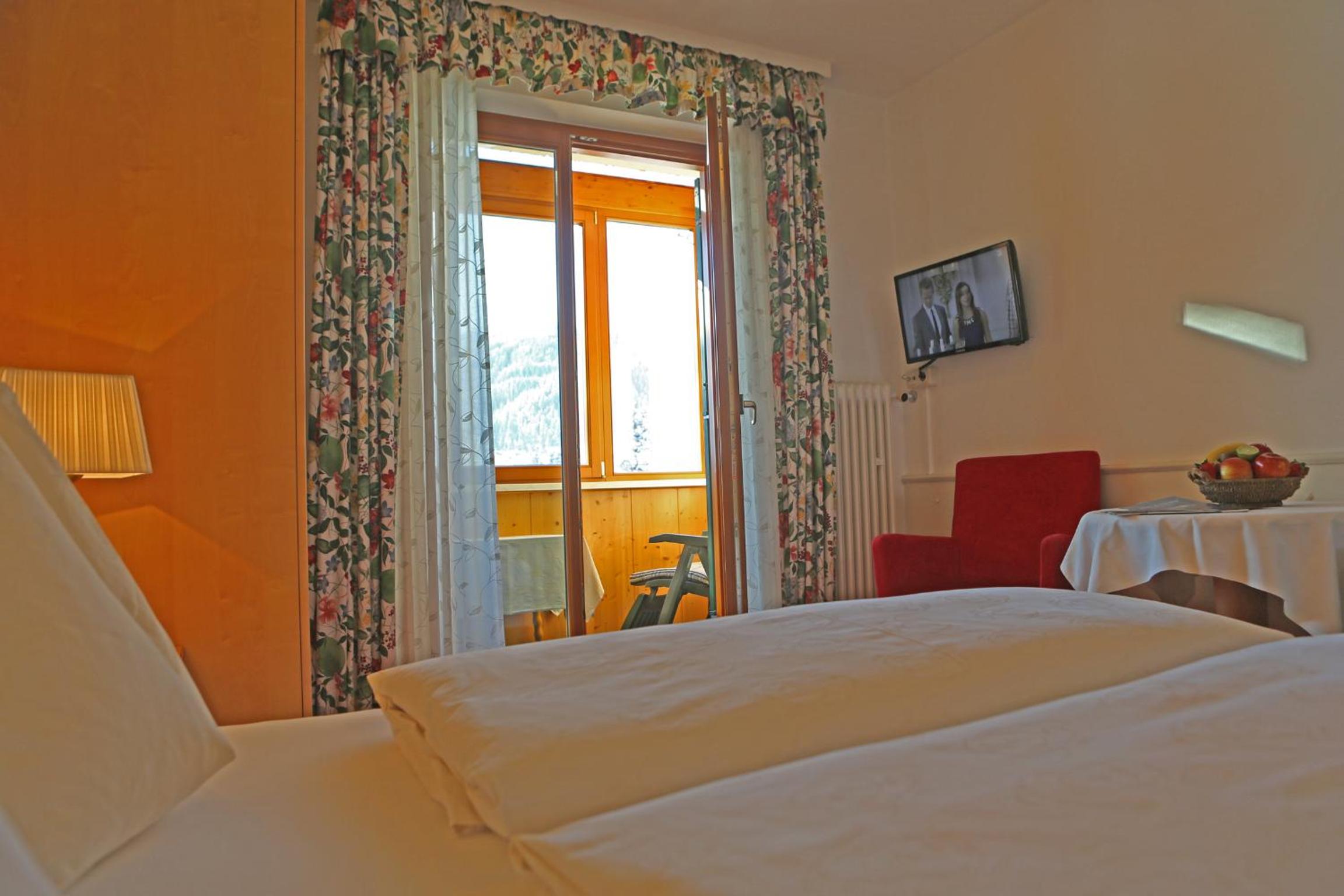 Double Room with Mountain View - Photo 3