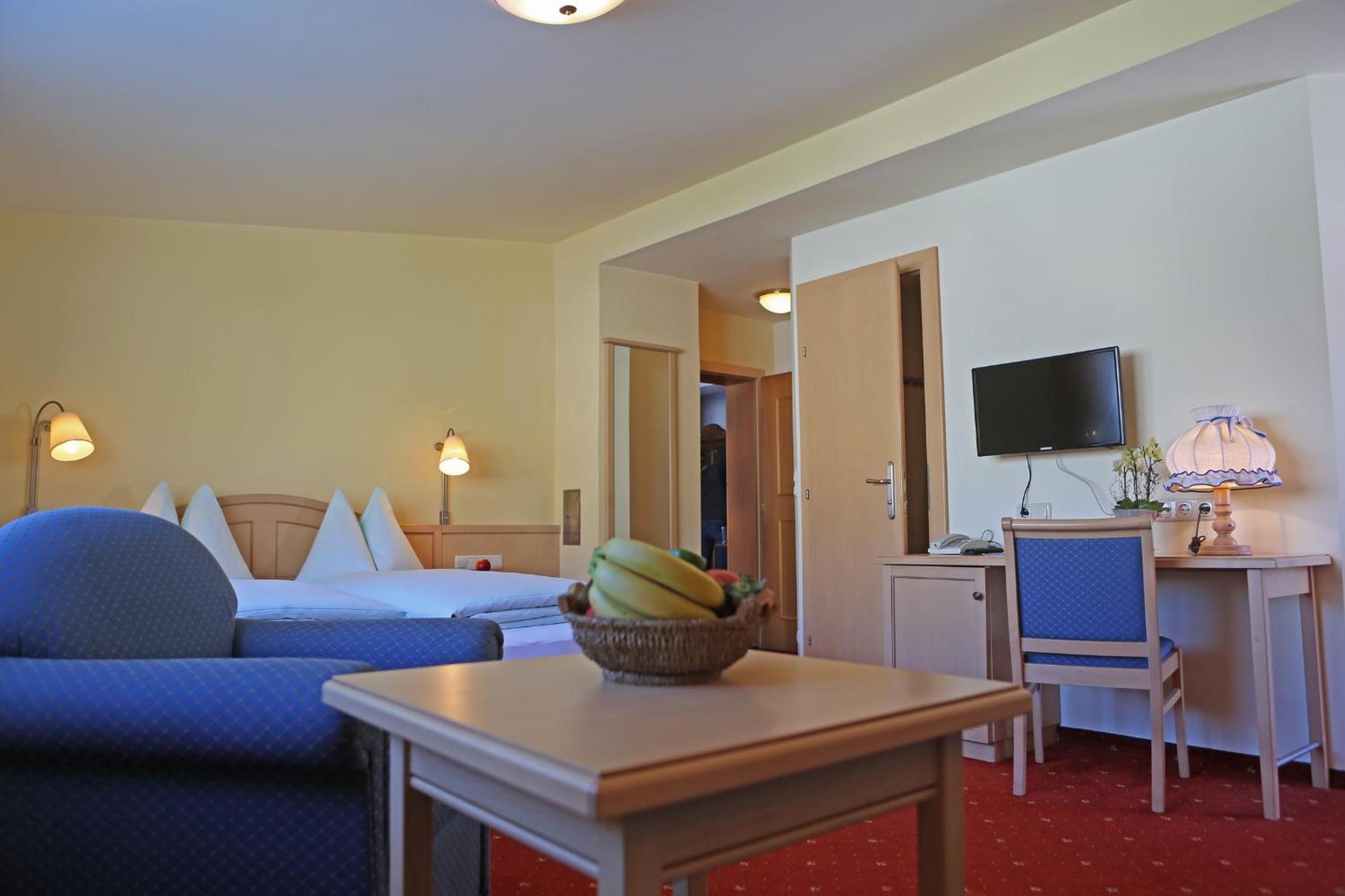 Double Room with Mountain View - Photo 5