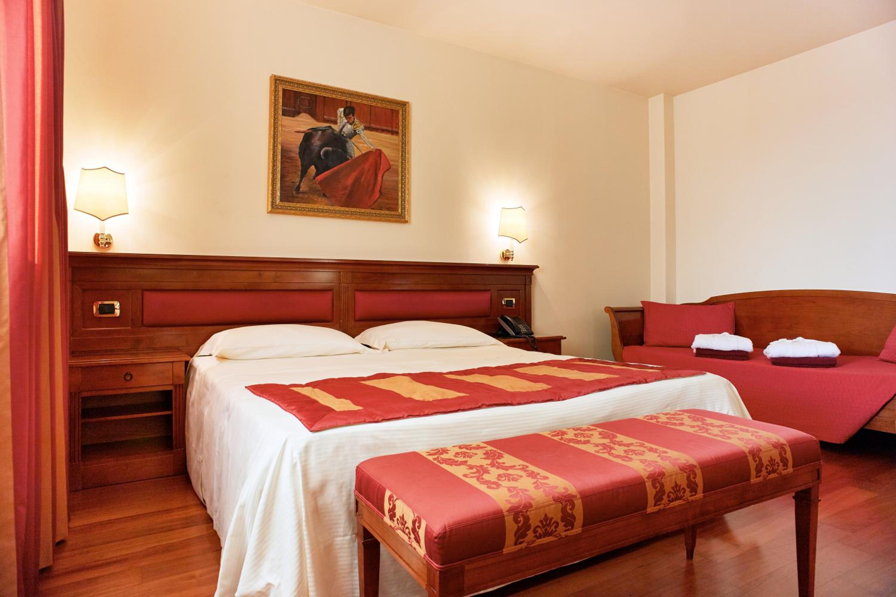 Triple Room - Photo 11