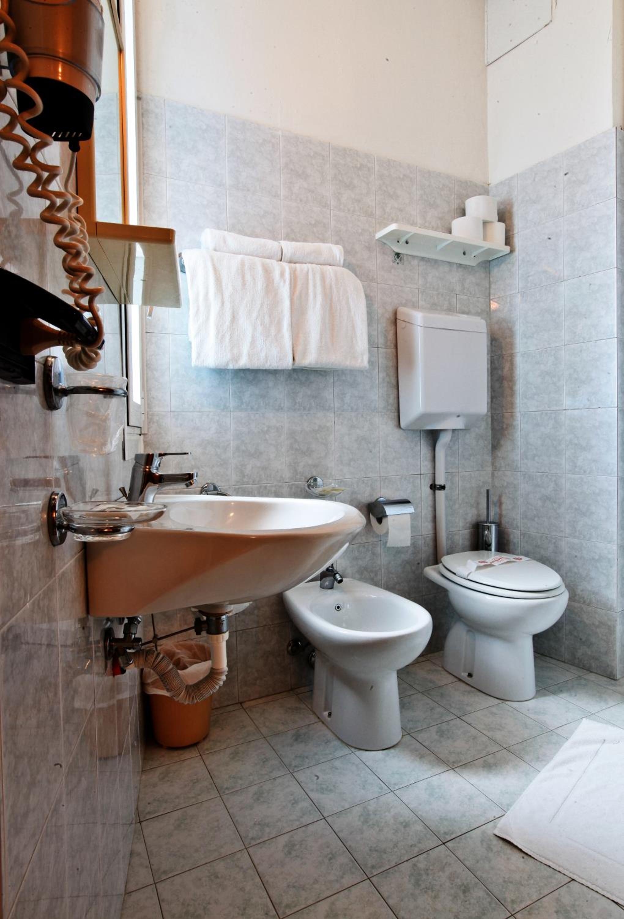Triple Room with Balcony and Lateral Sea View photo 3