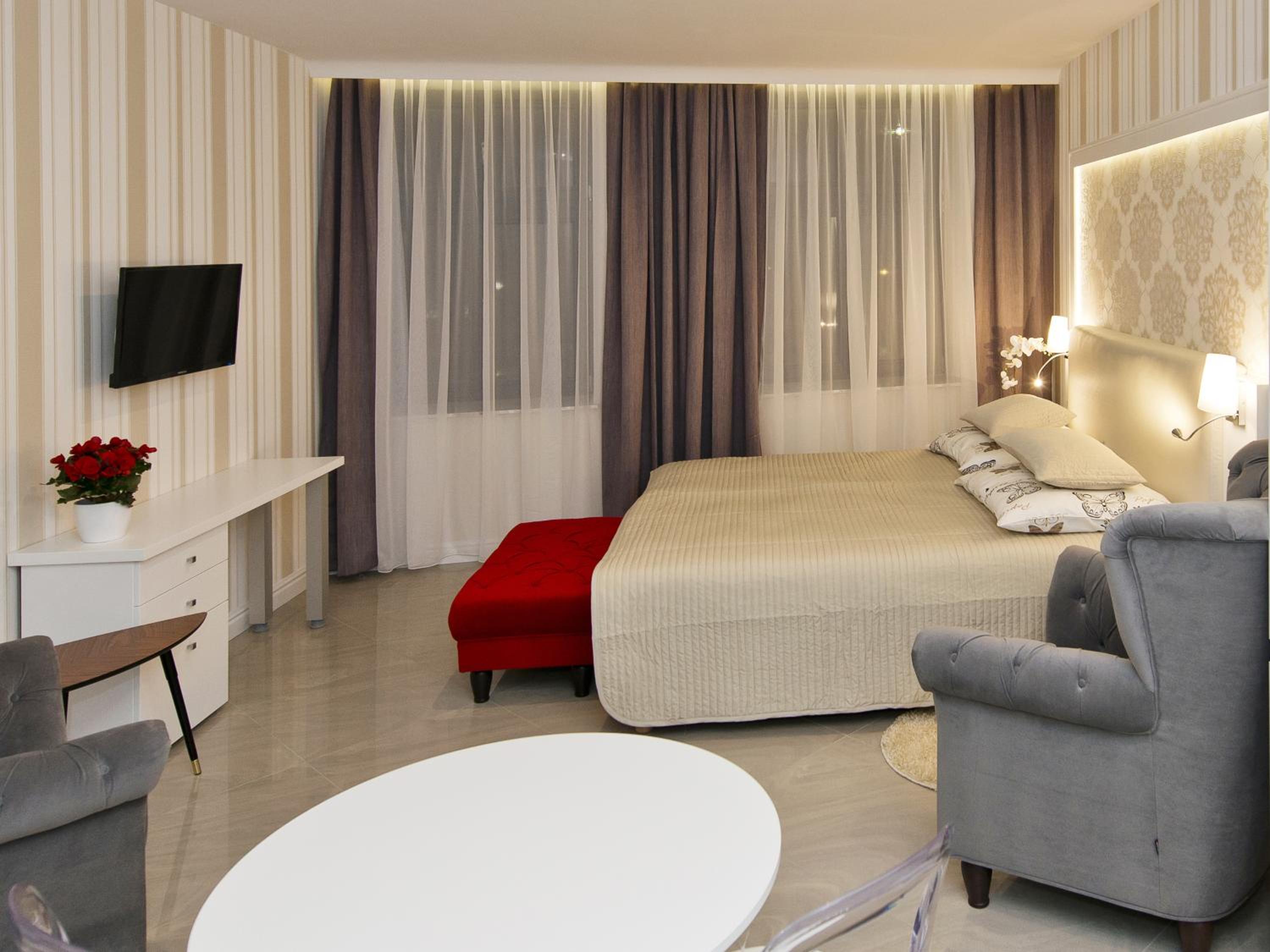Superior Double or Twin Room - Photo 9