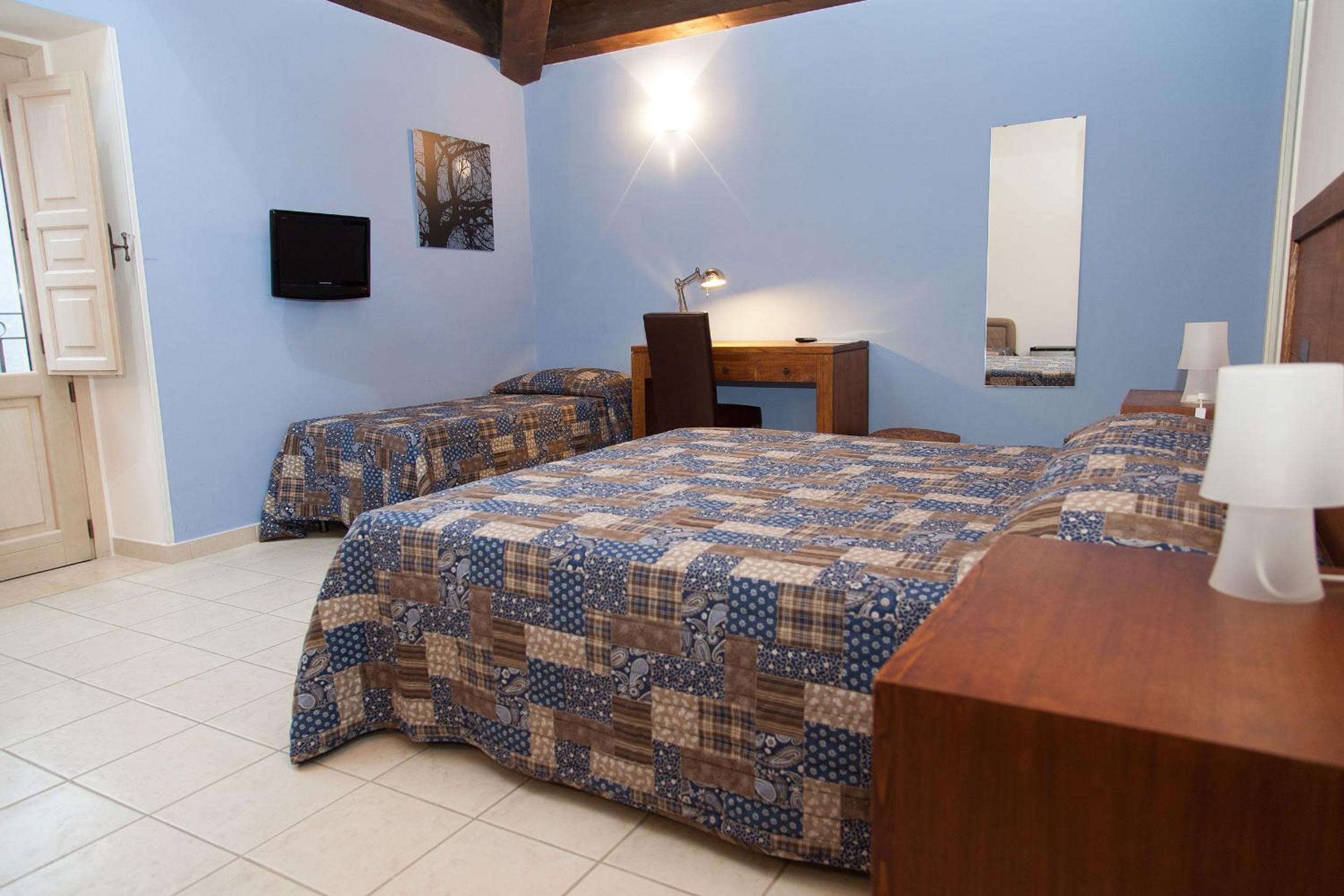 Quadruple Room - Photo 5
